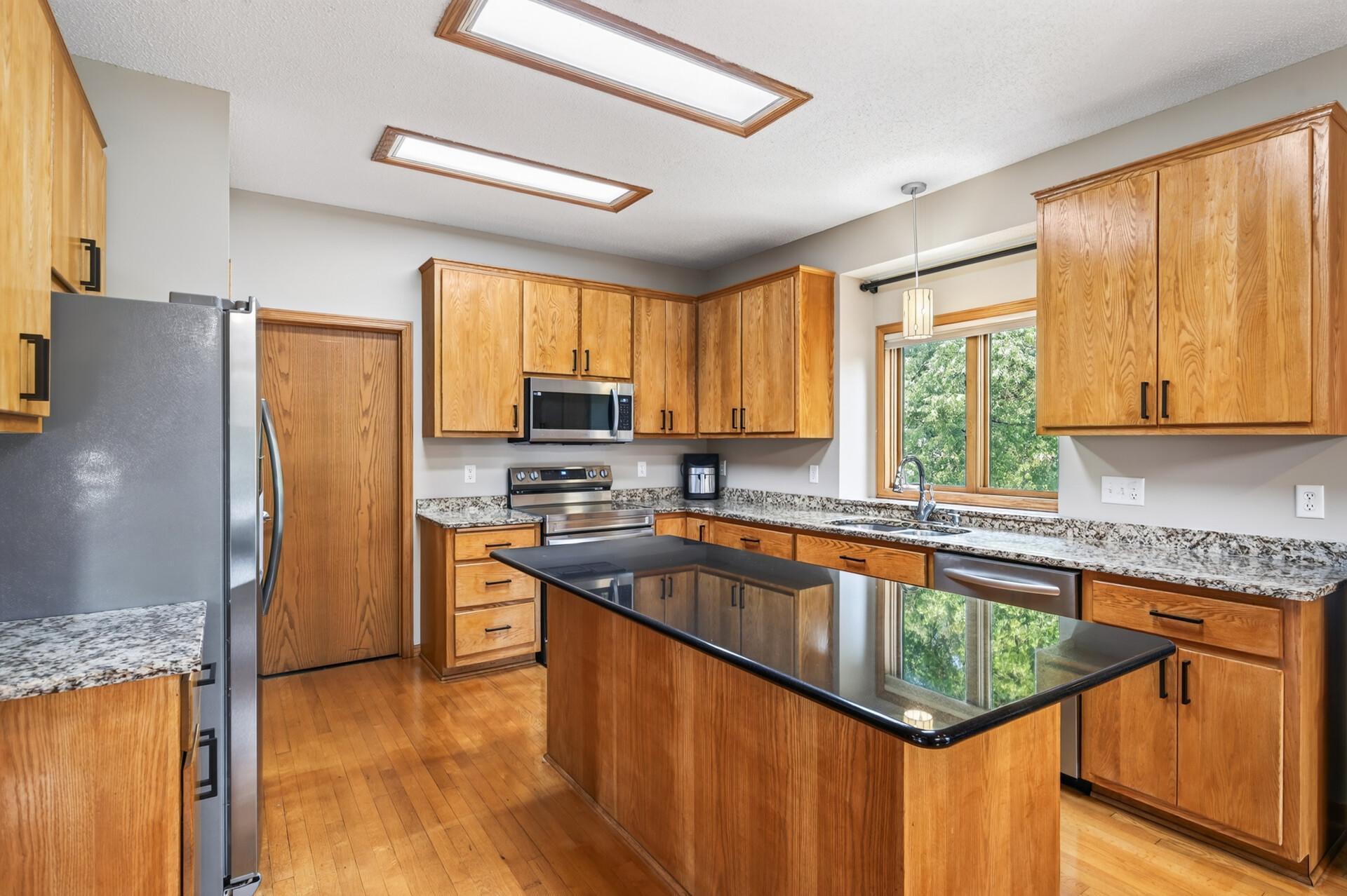 View of Residential at 17126 Jonathan Court, Lakeville MN 55044, Lakeville (9 of 36) - Mike Wilen | Minnesota Team Real Estate