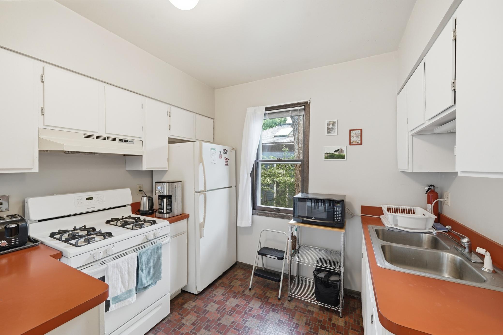 View of Residential Income at 2303 22nd Avenue, Minneapolis MN 55404, Minneapolis (21 of 28) - Mike Wilen | Minnesota Team Real Estate