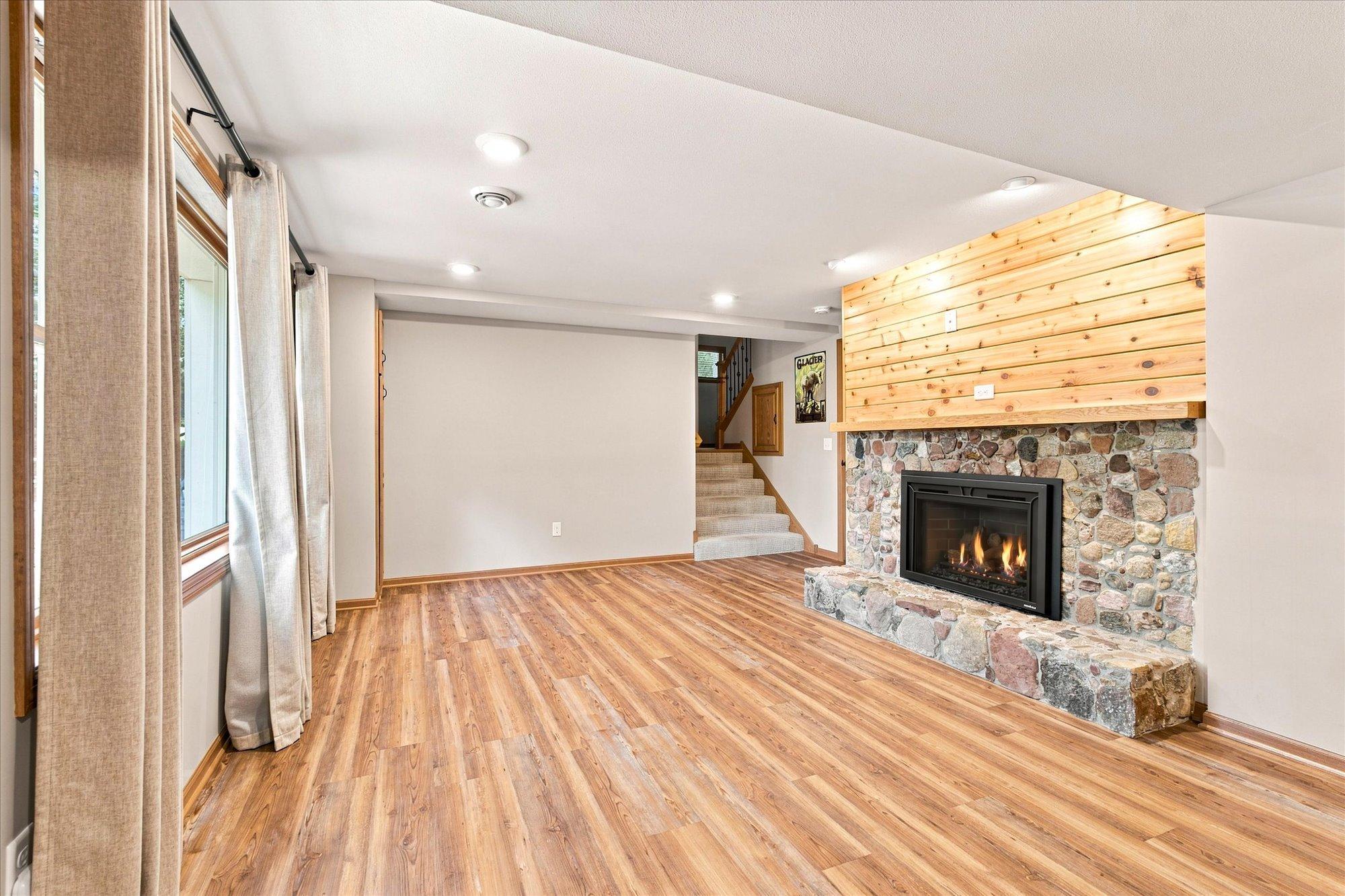View of Residential at 111 Teresa Drive, West Saint Paul MN 55118, West Saint Paul (42 of 81) - Mike Wilen | Minnesota Team Real Estate