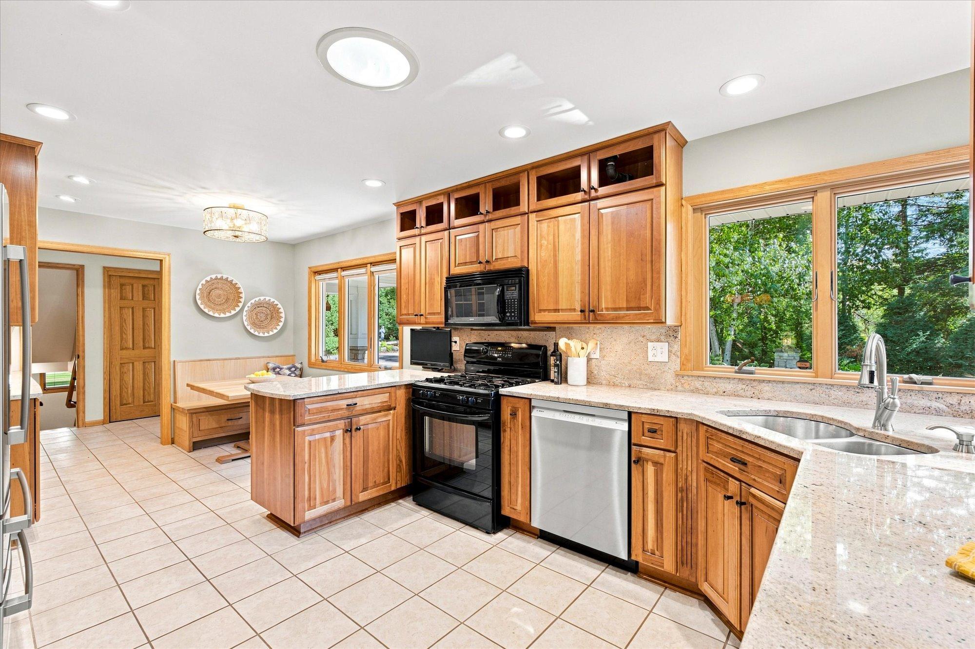 View of Residential at 111 Teresa Drive, West Saint Paul MN 55118, West Saint Paul (16 of 81) - Mike Wilen | Minnesota Team Real Estate
