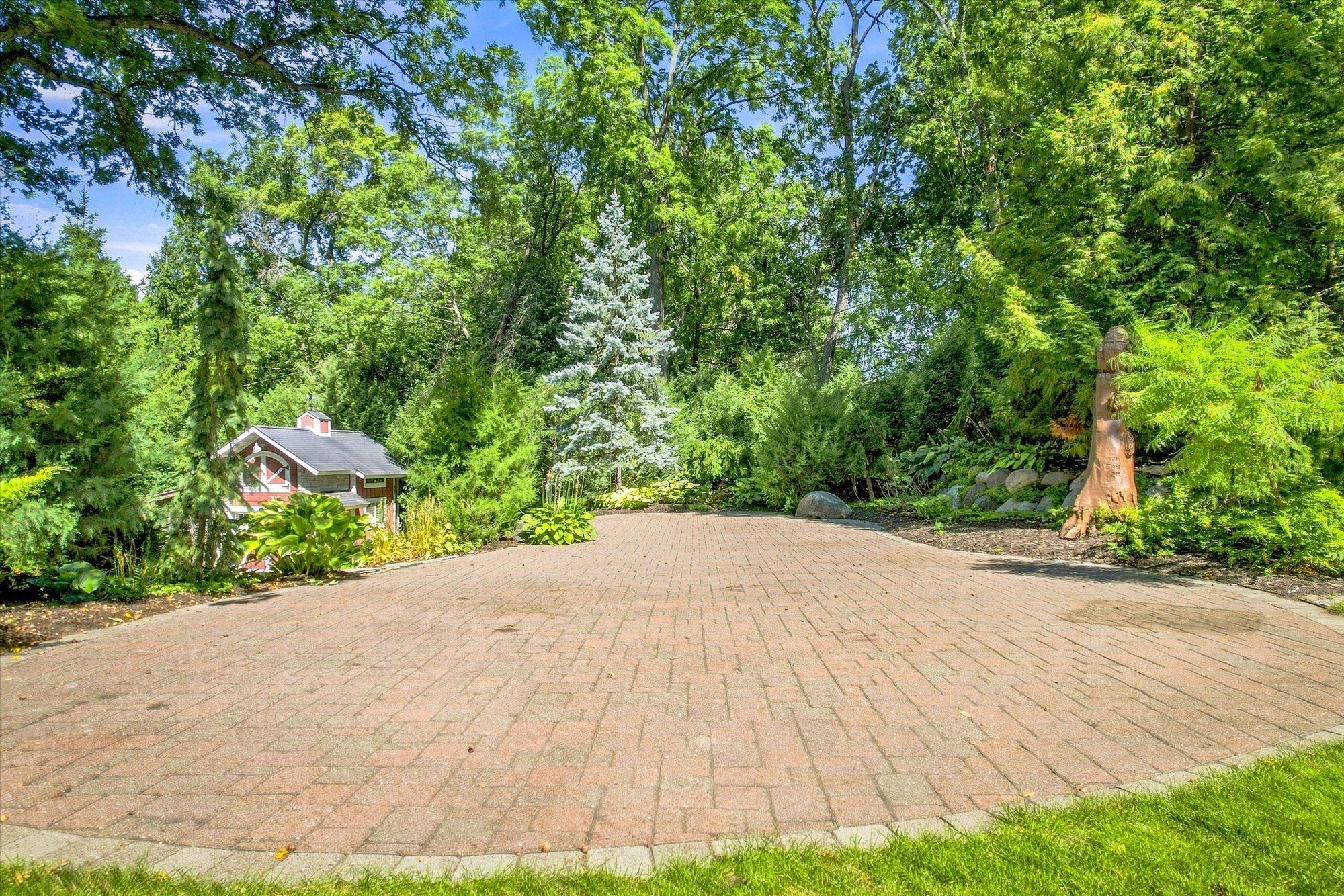 View of Residential at 111 Teresa Drive, West Saint Paul MN 55118, West Saint Paul (54 of 81) - Mike Wilen | Minnesota Team Real Estate