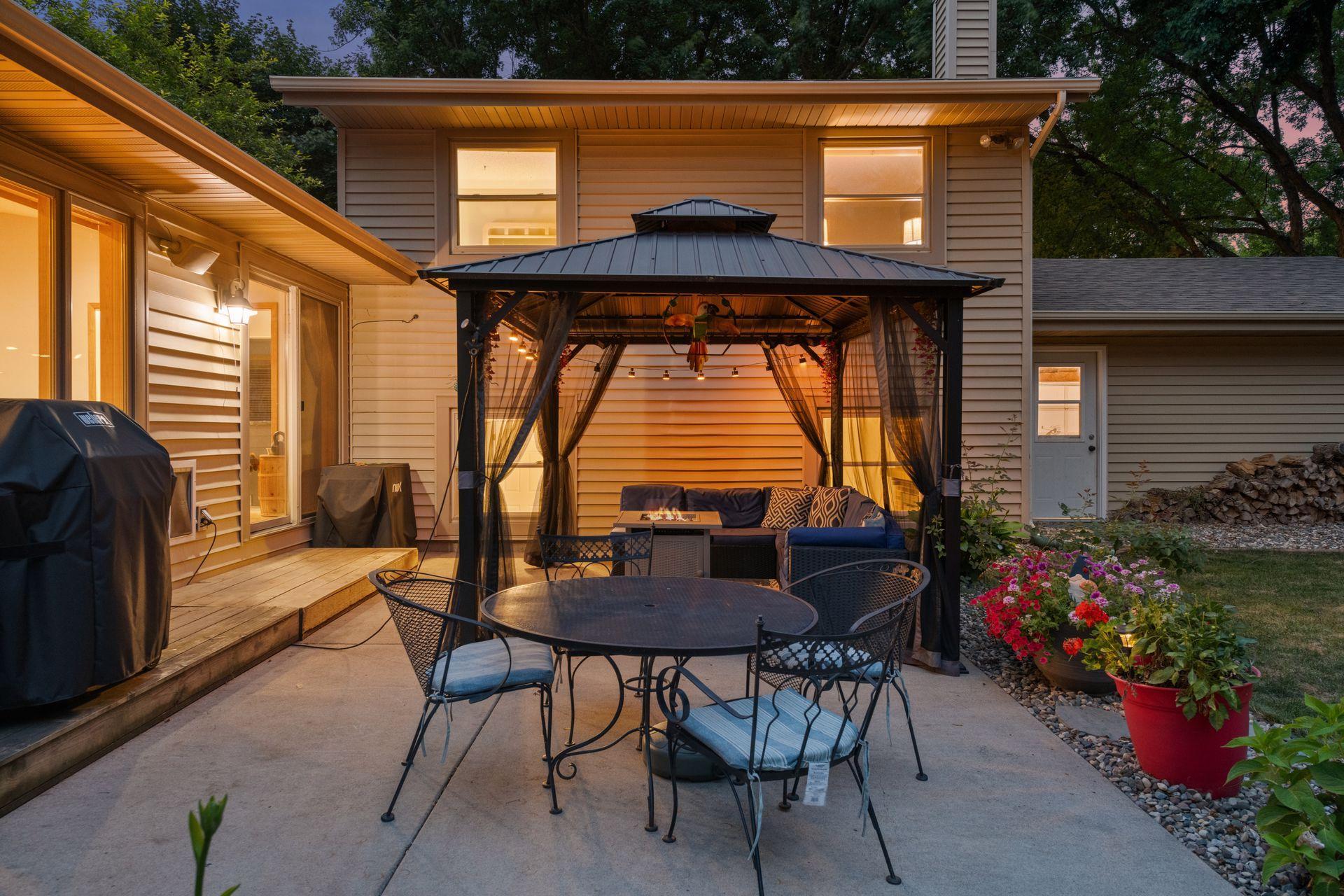 View of Residential at 514 Laredo Lane, Chanhassen MN 55317, Chanhassen (8 of 37) - Mike Wilen | Minnesota Team Real Estate