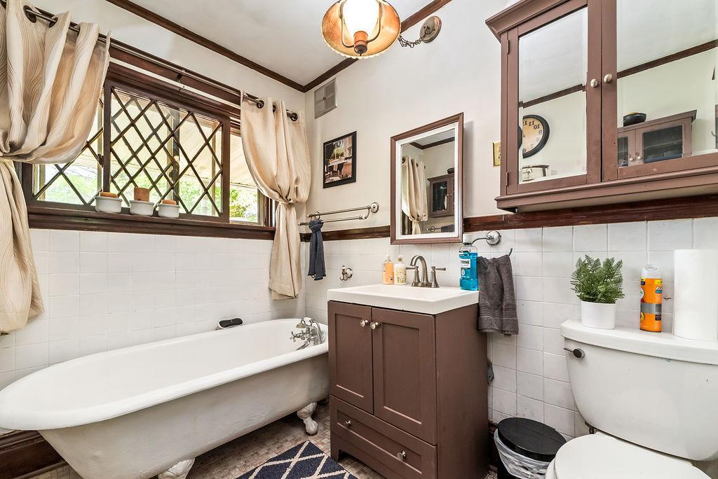 View of Residential at 1623 Penn Avenue, Minneapolis MN 55411, Minneapolis (27 of 71) - Mike Wilen | Minnesota Team Real Estate