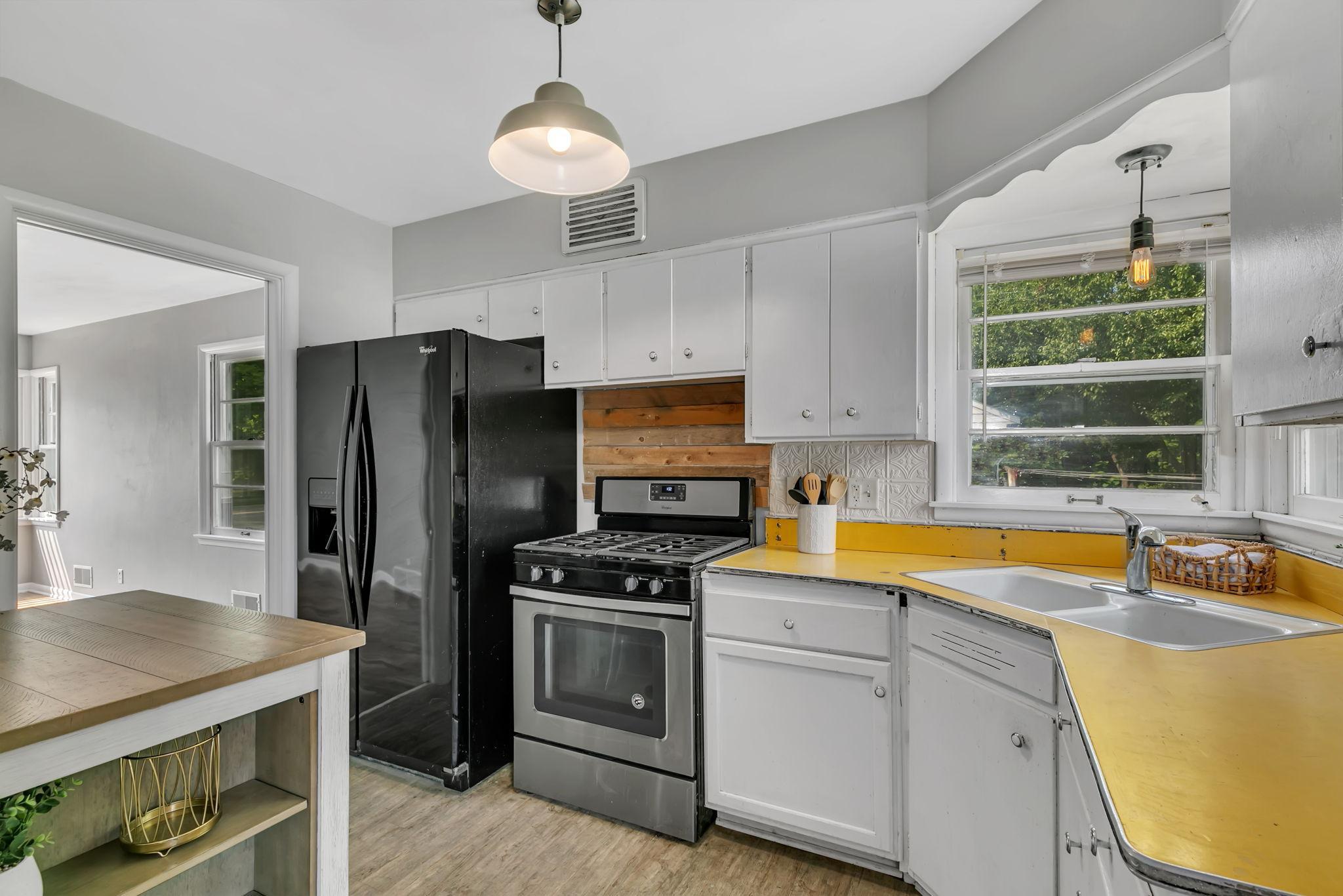 View of Residential at 122 30th Avenue, Saint Cloud MN 56303, Saint Cloud (8 of 23) - Mike Wilen | Minnesota Team Real Estate