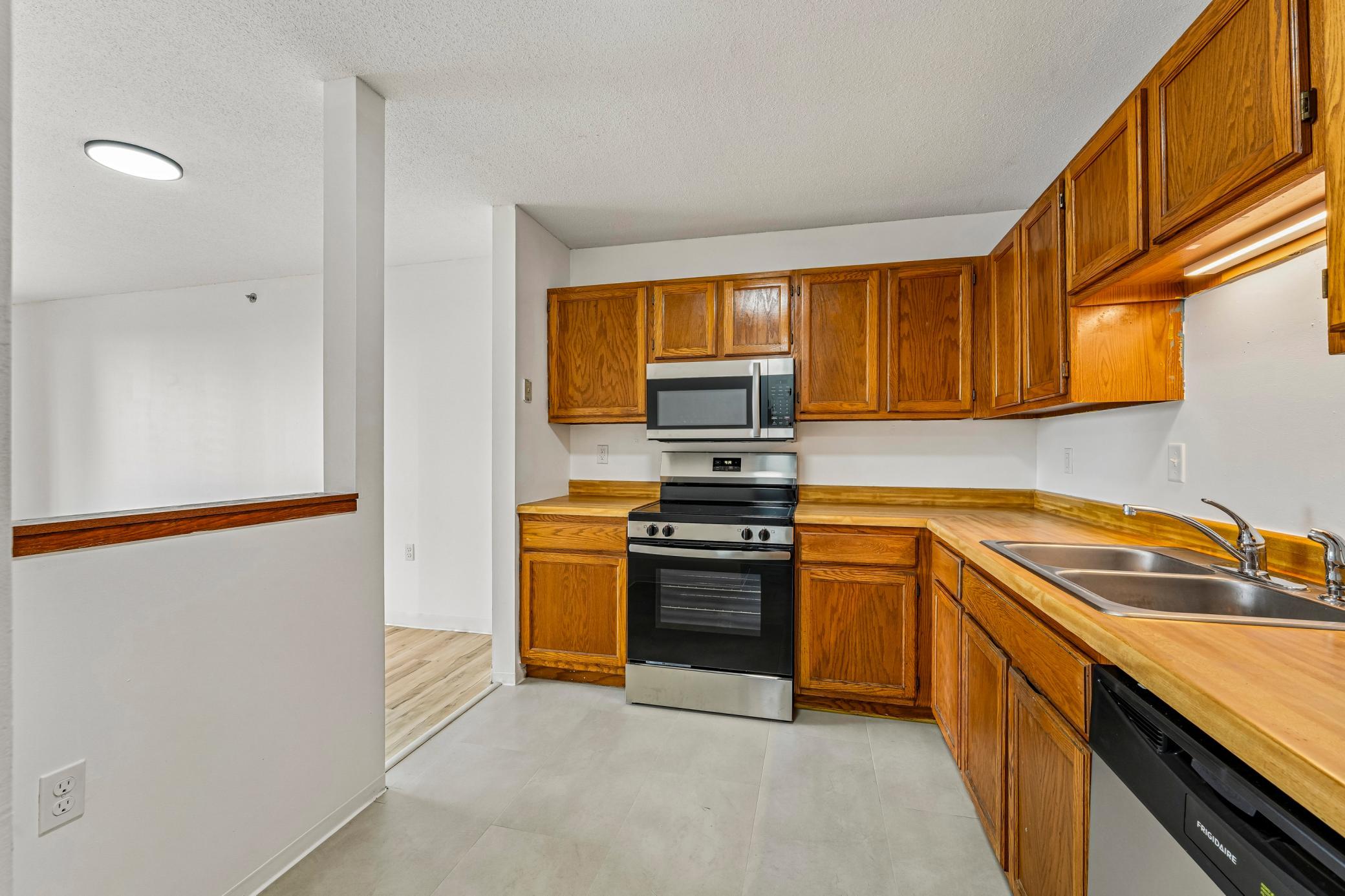 View of Residential at 6500 Woodlake Drive #702, Richfield MN 55423, Richfield (11 of 42) - Mike Wilen | Minnesota Team Real Estate