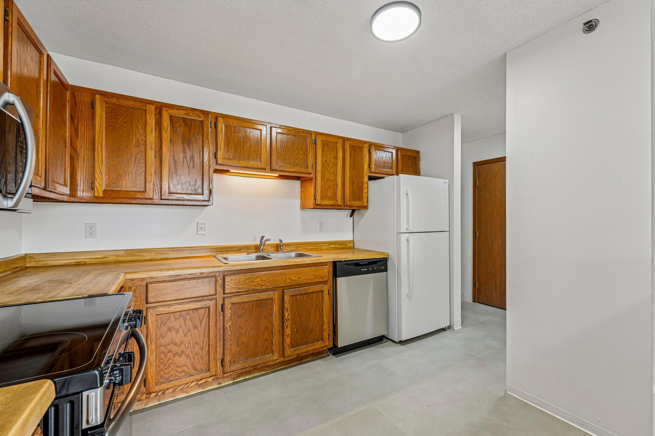 View of Residential at 6500 Woodlake Drive #702, Richfield MN 55423, Richfield (13 of 42) - Mike Wilen | Minnesota Team Real Estate