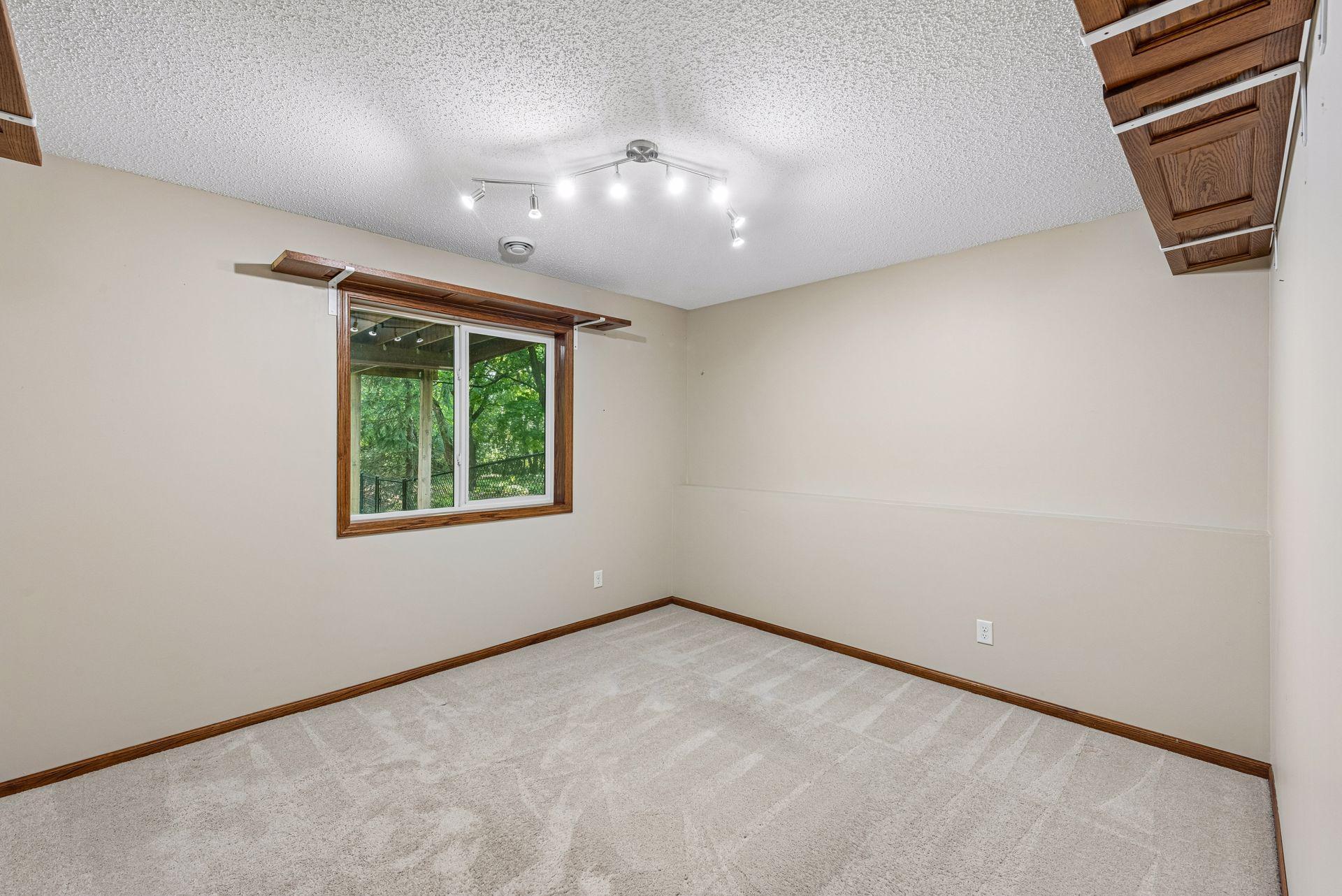 View of Residential at 10611 Kyle Court, Brooklyn Park MN 55443, Brooklyn Park (31 of 49) - Mike Wilen | Minnesota Team Real Estate