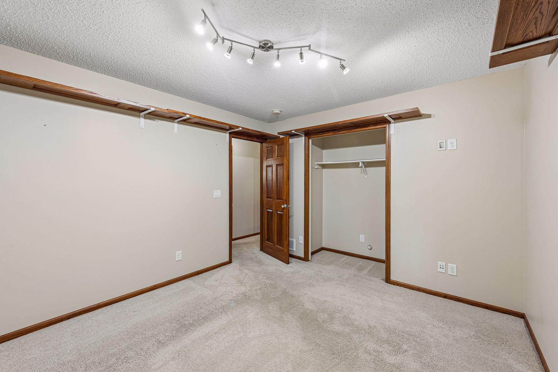 View of Residential at 10611 Kyle Court, Brooklyn Park MN 55443, Brooklyn Park (34 of 49) - Mike Wilen | Minnesota Team Real Estate