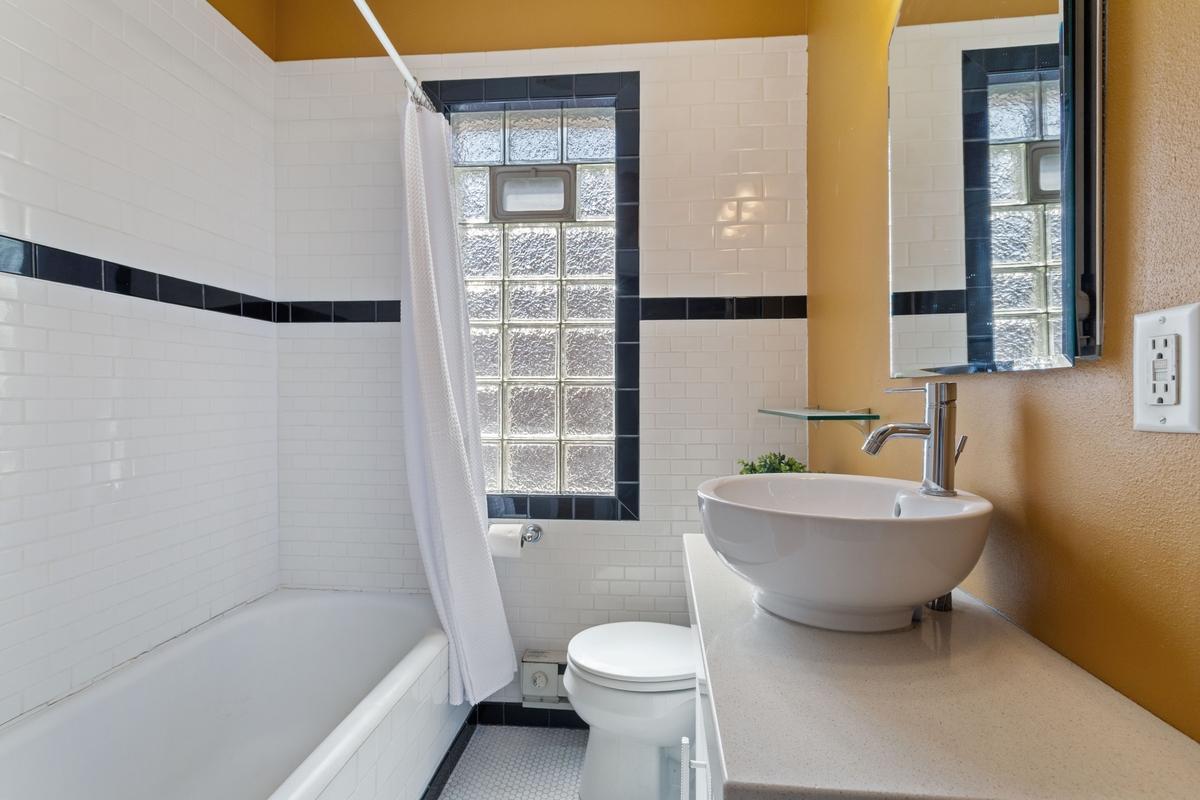 View of Residential at 3520 Emerson Avenue #205, Minneapolis MN 55408, Minneapolis (9 of 13) - Mike Wilen | Minnesota Team Real Estate