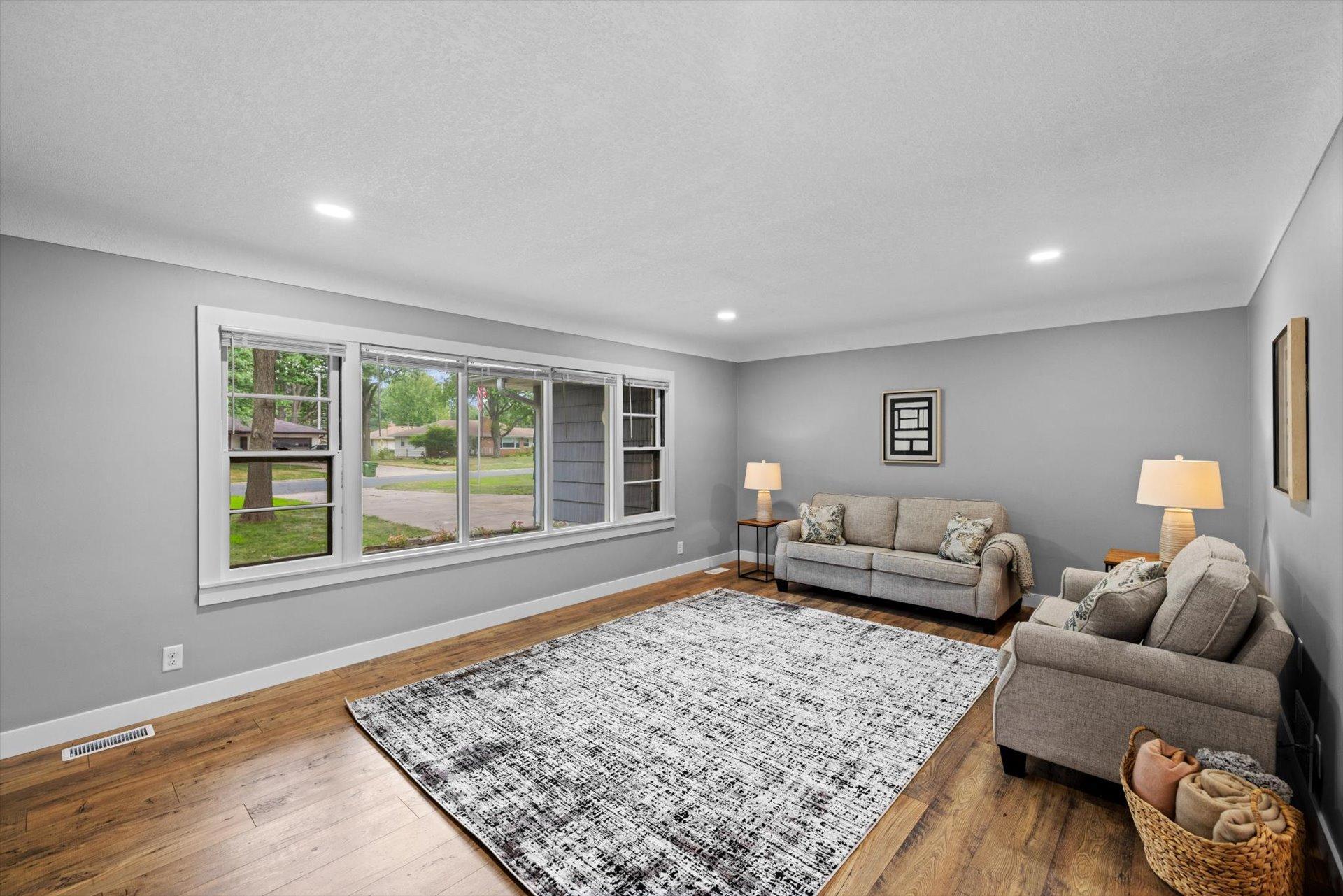 View of Residential at 5415 Twin Lake Boulevard, Brooklyn Center MN 55429, Brooklyn Center (9 of 29) - Mike Wilen | Minnesota Team Real Estate
