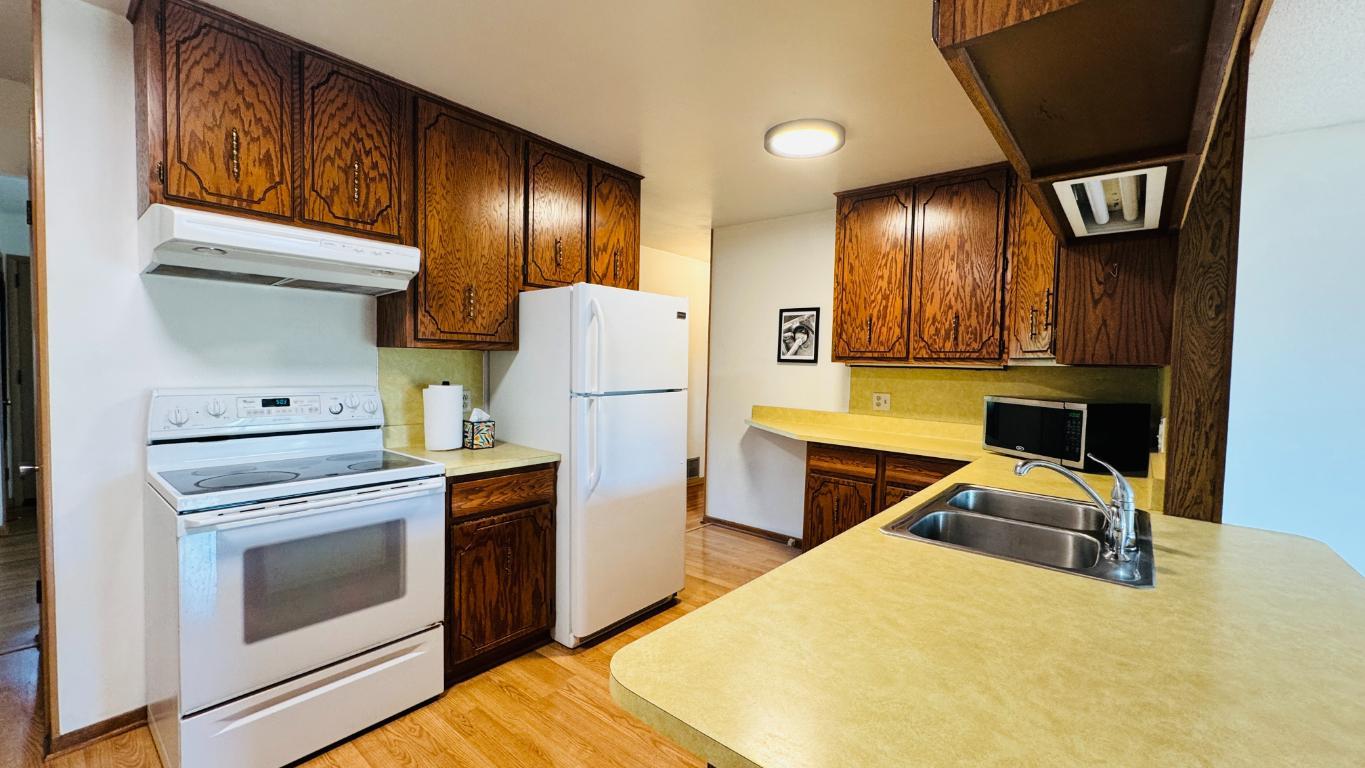 View of Residential at 1716 Oakcrest Avenue, Roseville MN 55113, Roseville (5 of 25) - Mike Wilen | Minnesota Team Real Estate