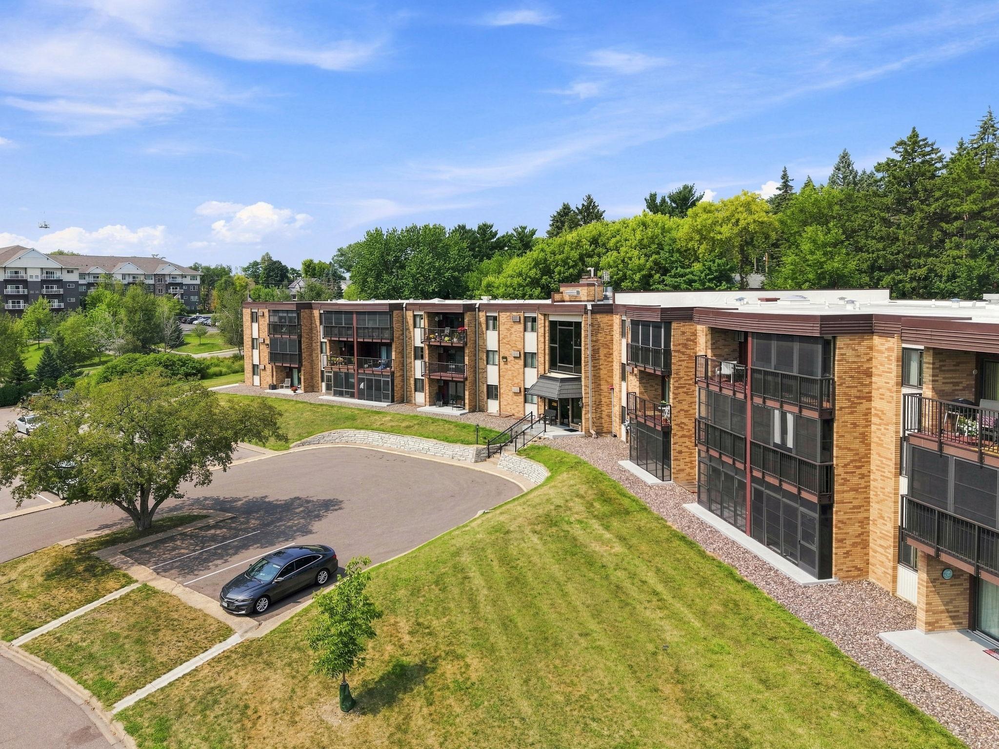 View of Residential at 2700 Oxford Street #116, Roseville MN 55113, Roseville (32 of 40) - Mike Wilen | Minnesota Team Real Estate