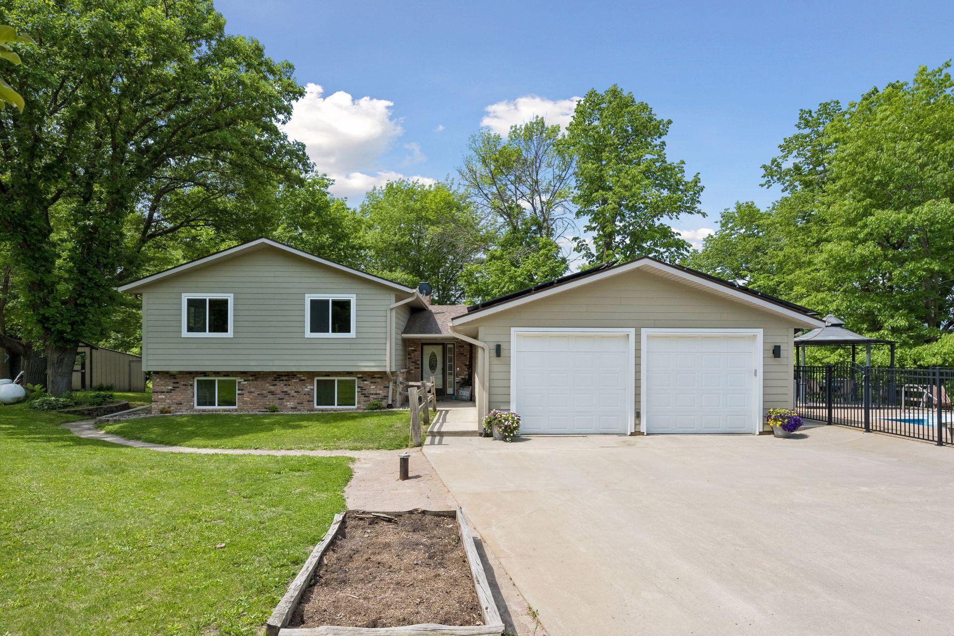 View of Residential at 1233 Crofoot Avenue, Buffalo MN 55313, Buffalo (4 of 50) - Mike Wilen | Minnesota Team Real Estate