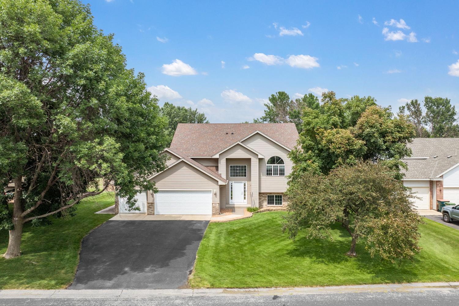 View of Residential at 725 103rd Avenue, Blaine MN 55434, Blaine (49 of 54) - Mike Wilen | Minnesota Team Real Estate