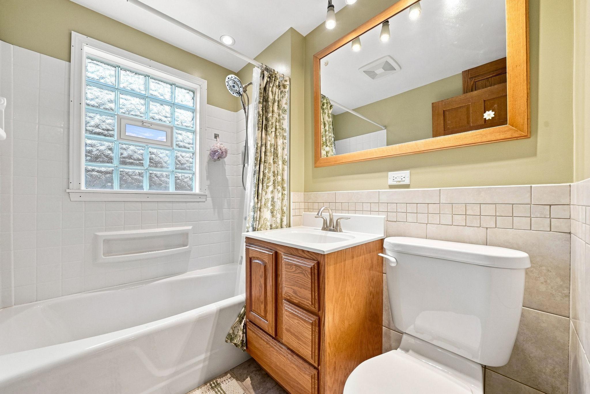 View of Residential at 718 Manomin Avenue, Saint Paul MN 55107, Saint Paul (20 of 50) - Mike Wilen | Minnesota Team Real Estate