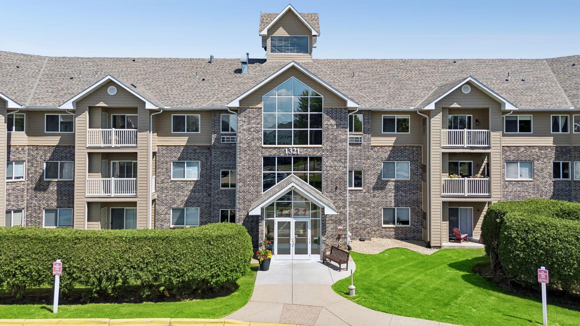 View of Residential at 1321 Lake Drive #123, Chanhassen MN 55317, Chanhassen (4 of 32) - Mike Wilen | Minnesota Team Real Estate