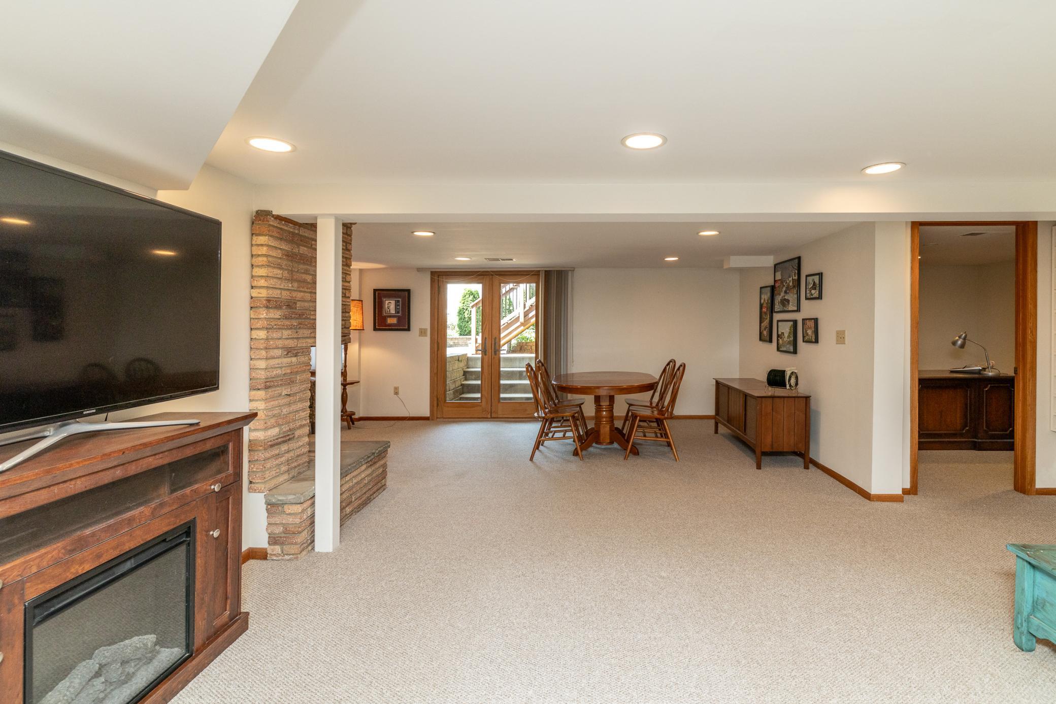 View of Residential at 1000 Mound Spring Terrace, Bloomington MN 55420, Bloomington (33 of 60) - Mike Wilen | Minnesota Team Real Estate