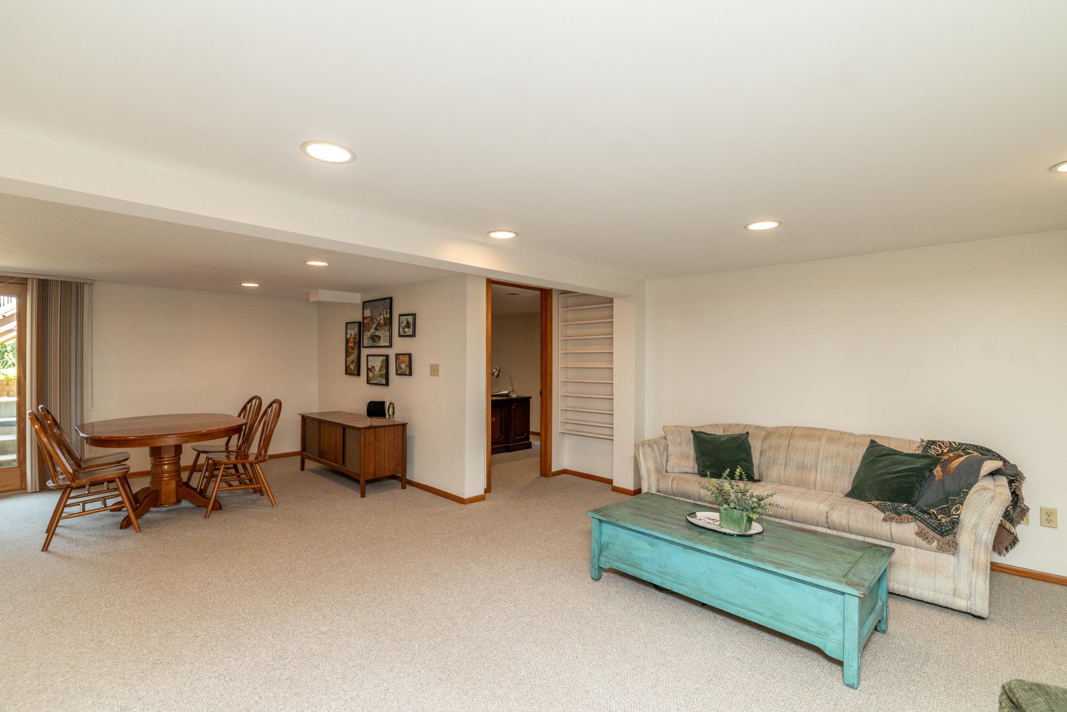 View of Residential at 1000 Mound Spring Terrace, Bloomington MN 55420, Bloomington (32 of 60) - Mike Wilen | Minnesota Team Real Estate