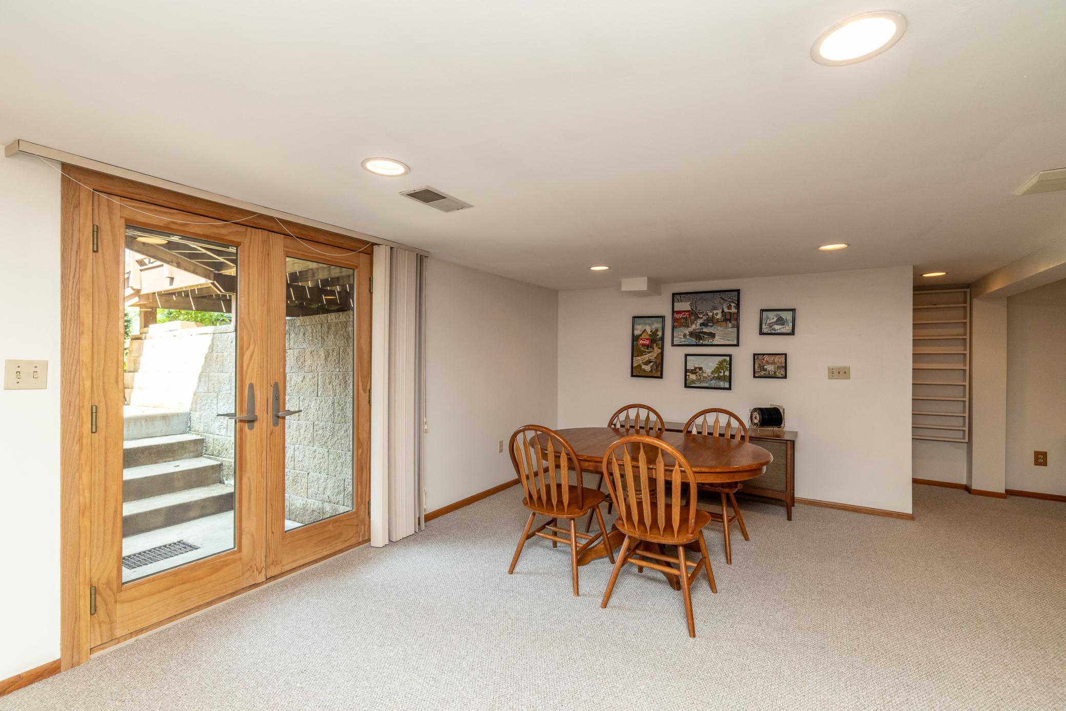 View of Residential at 1000 Mound Spring Terrace, Bloomington MN 55420, Bloomington (31 of 60) - Mike Wilen | Minnesota Team Real Estate