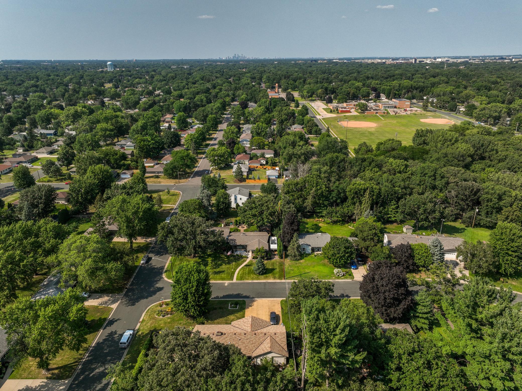 View of Residential at 1000 Mound Spring Terrace, Bloomington MN 55420, Bloomington (55 of 60) - Mike Wilen | Minnesota Team Real Estate