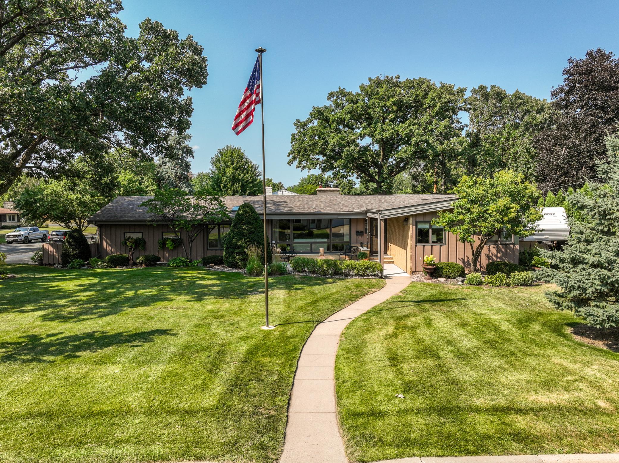 View of Residential at 1000 Mound Spring Terrace, Bloomington MN 55420, Bloomington (57 of 60) - Mike Wilen | Minnesota Team Real Estate