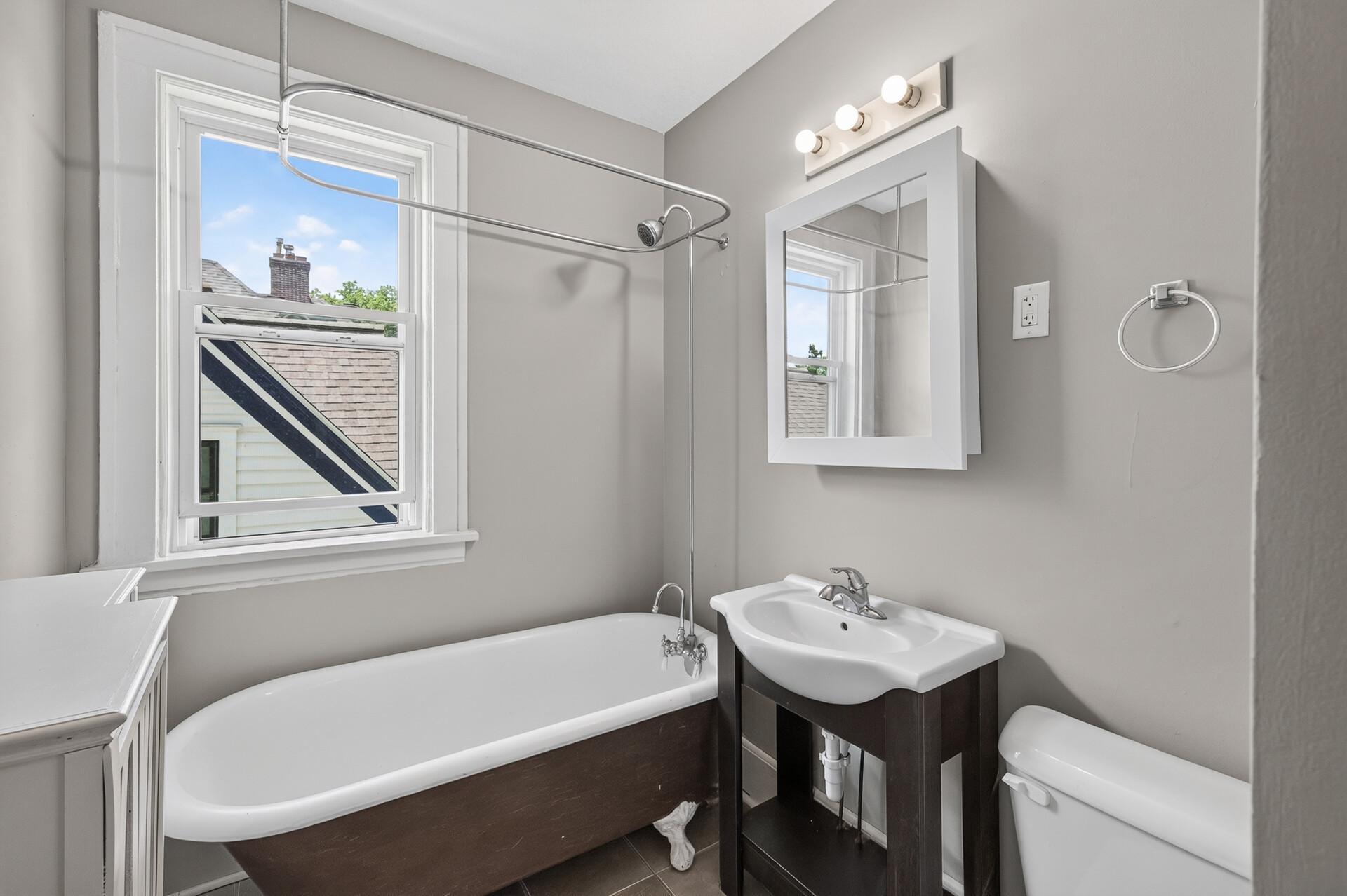 View of Residential Income at 757 Laurel Avenue, Saint Paul MN 55104, Saint Paul (25 of 52) - Mike Wilen | Minnesota Team Real Estate