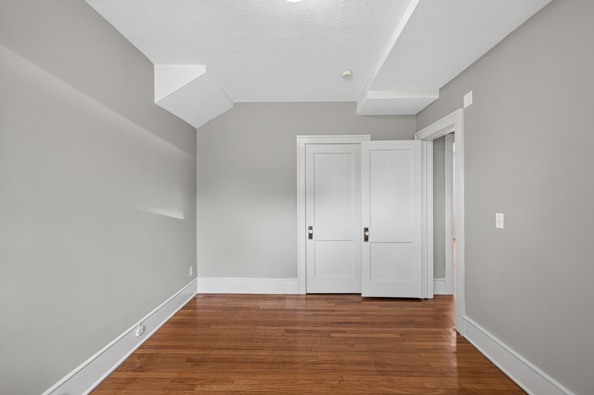 View of Residential Income at 757 Laurel Avenue, Saint Paul MN 55104, Saint Paul (28 of 52) - Mike Wilen | Minnesota Team Real Estate
