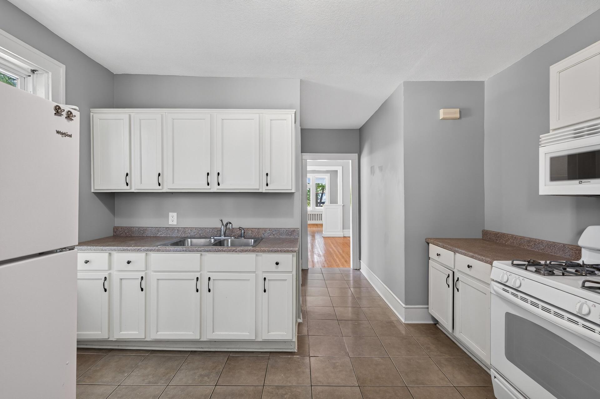 View of Residential Income at 757 Laurel Avenue, Saint Paul MN 55104, Saint Paul (31 of 52) - Mike Wilen | Minnesota Team Real Estate