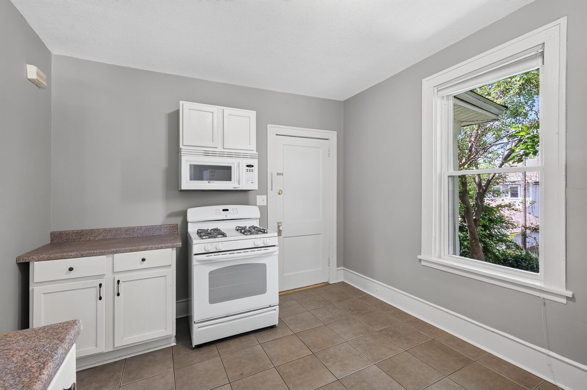 View of Residential Income at 757 Laurel Avenue, Saint Paul MN 55104, Saint Paul (32 of 52) - Mike Wilen | Minnesota Team Real Estate