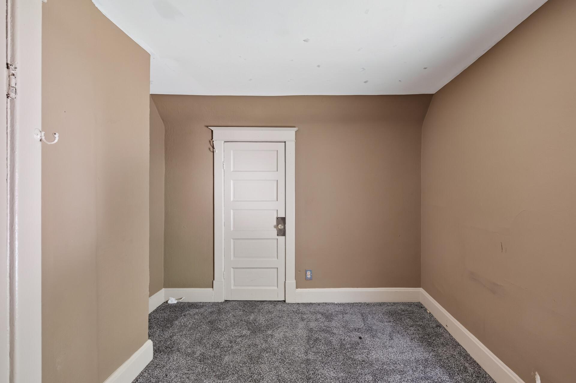 View of Residential at 2332 Sheridan Avenue, Minneapolis MN 55411, Minneapolis (16 of 29) - Mike Wilen | Minnesota Team Real Estate