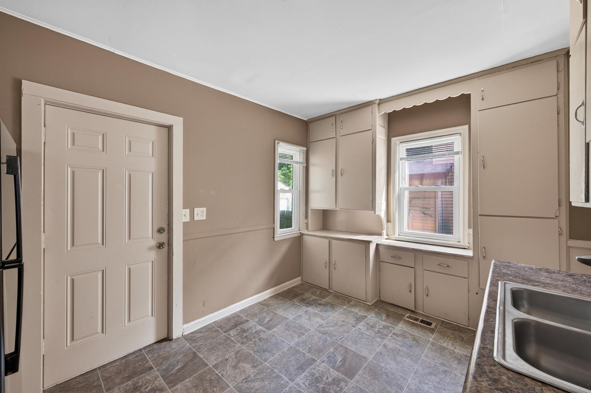 View of Residential at 2332 Sheridan Avenue, Minneapolis MN 55411, Minneapolis (12 of 29) - Mike Wilen | Minnesota Team Real Estate