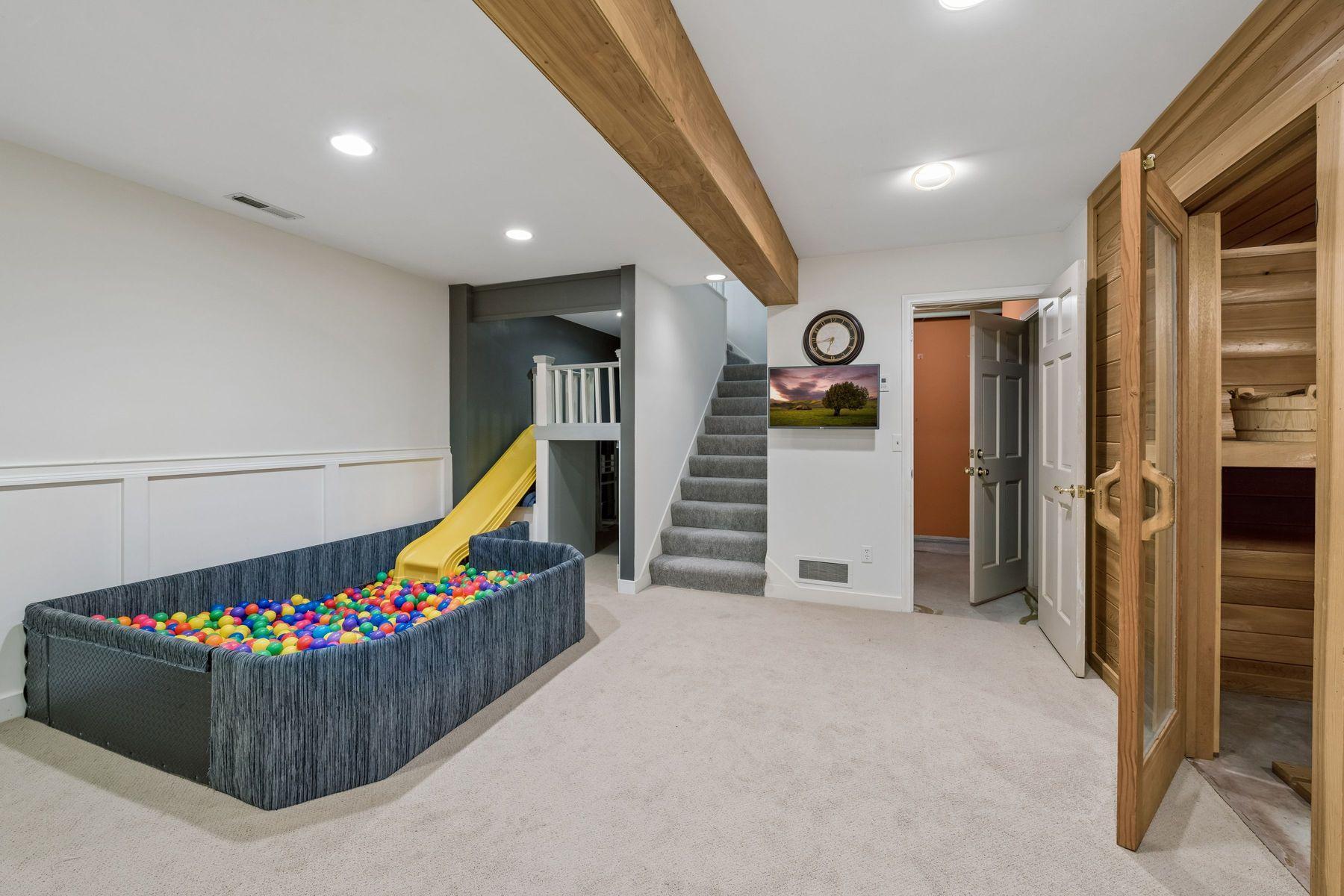 View of Residential at 5404 Interlachen Boulevard, Edina MN 55436, Edina (27 of 41) - Mike Wilen | Minnesota Team Real Estate