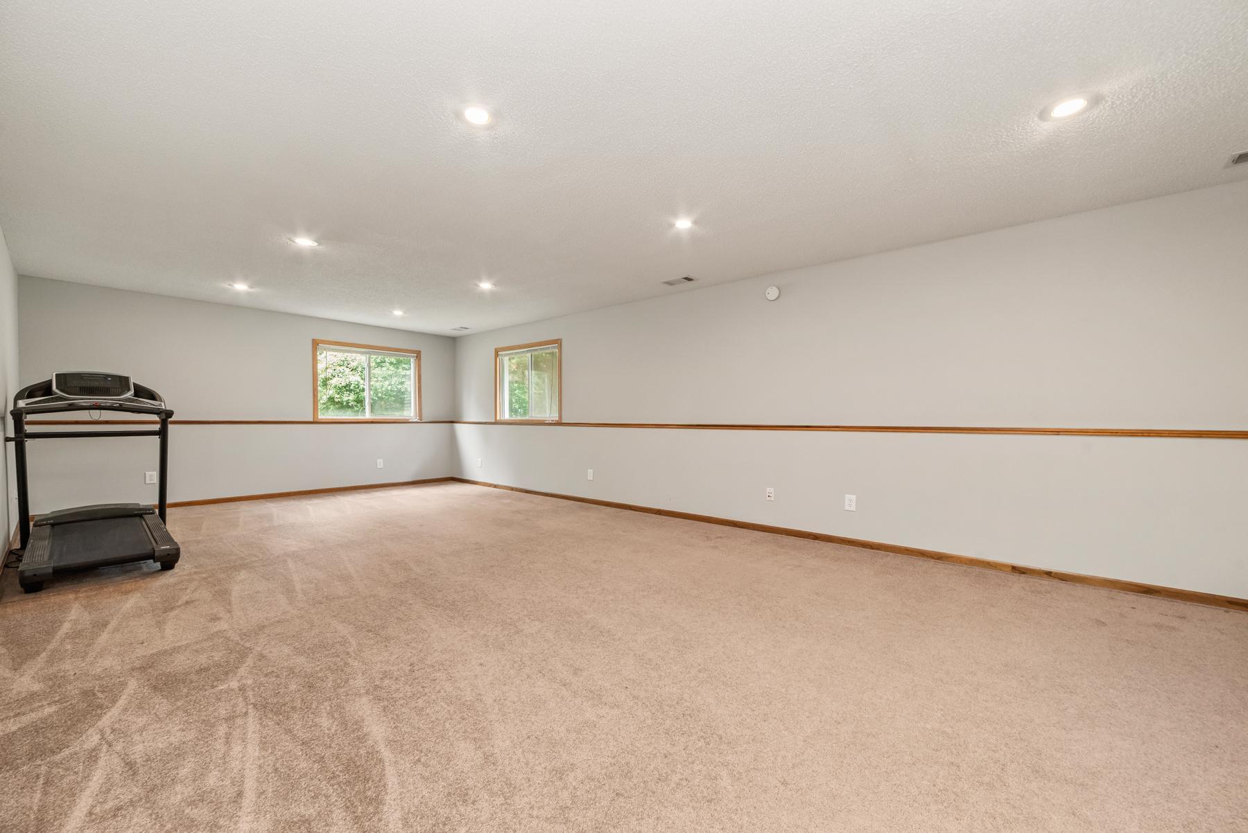 View of Residential at 483 Poplar Drive, Shoreview MN 55126, Shoreview (22 of 36) - Mike Wilen | Minnesota Team Real Estate