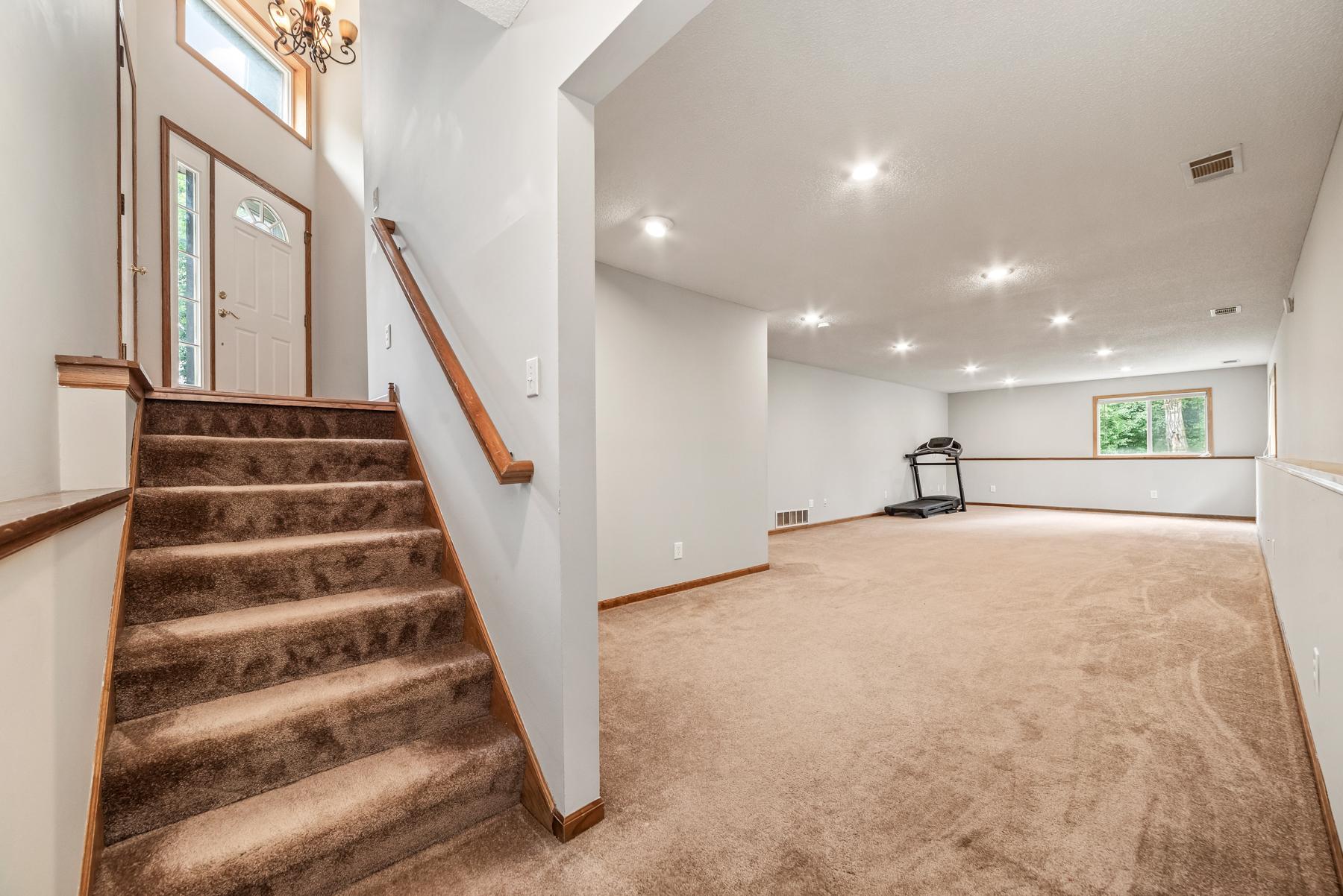 View of Residential at 483 Poplar Drive, Shoreview MN 55126, Shoreview (20 of 36) - Mike Wilen | Minnesota Team Real Estate