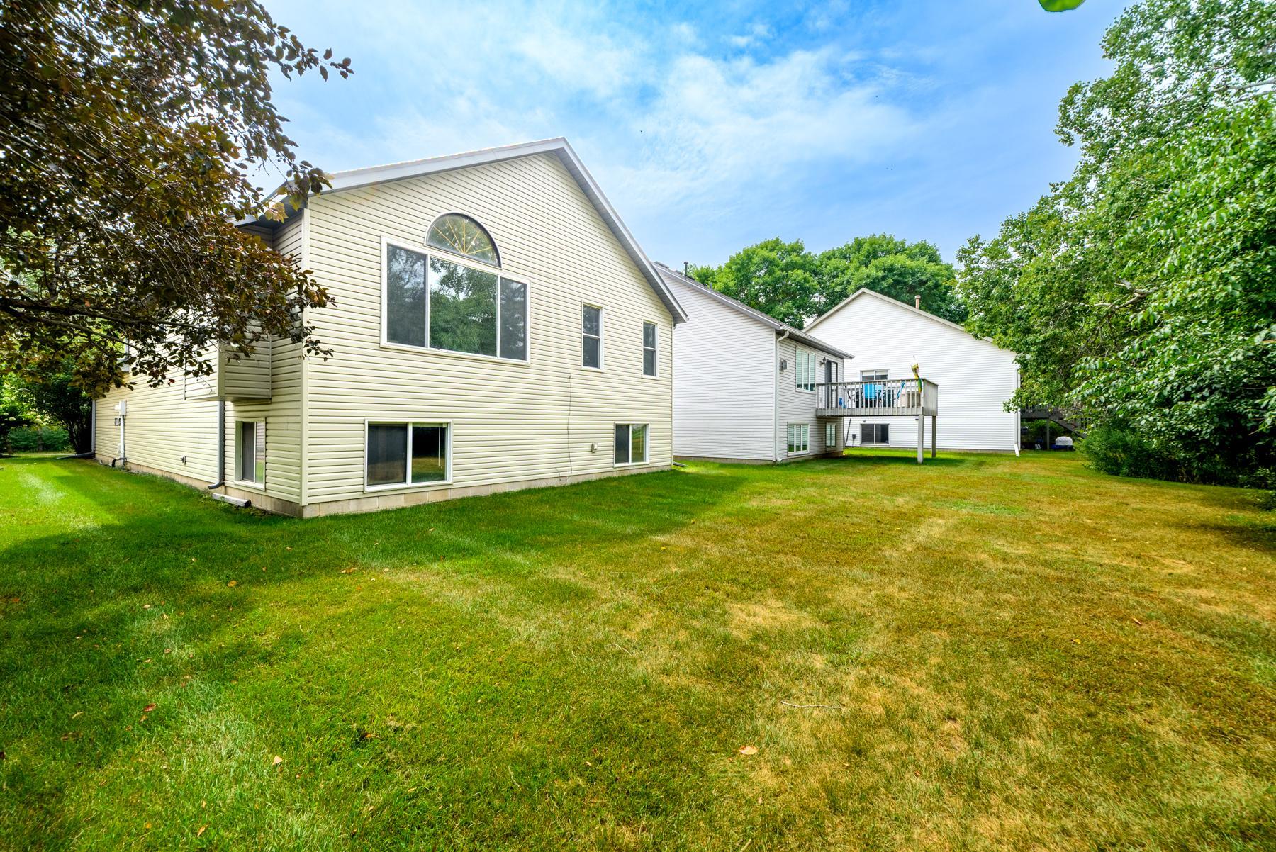 View of Residential at 483 Poplar Drive, Shoreview MN 55126, Shoreview (32 of 36) - Mike Wilen | Minnesota Team Real Estate