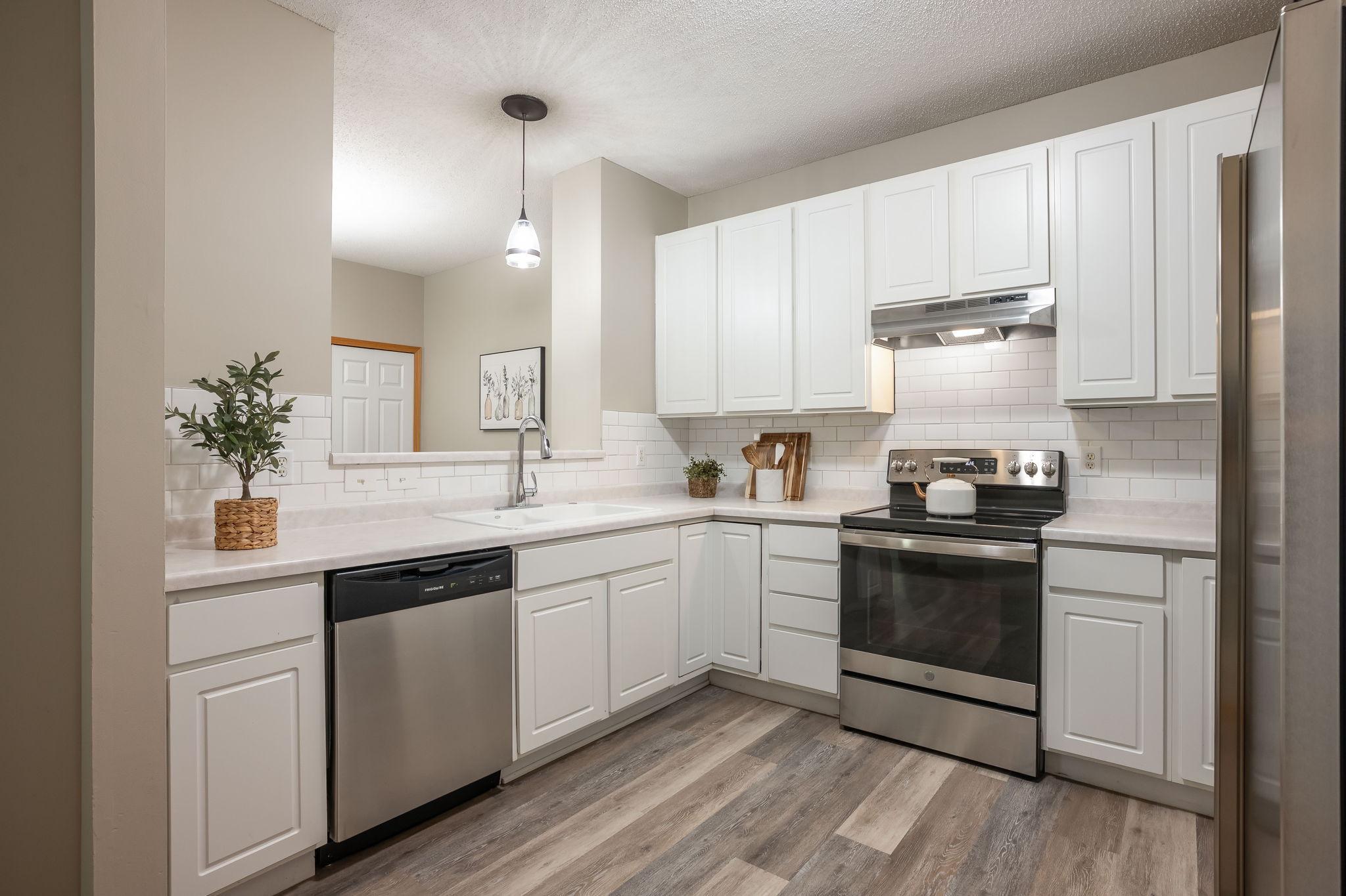 View of Residential at 3001 Juniper Lane #I, Woodbury MN 55125, Woodbury (11 of 28) - Mike Wilen | Minnesota Team Real Estate