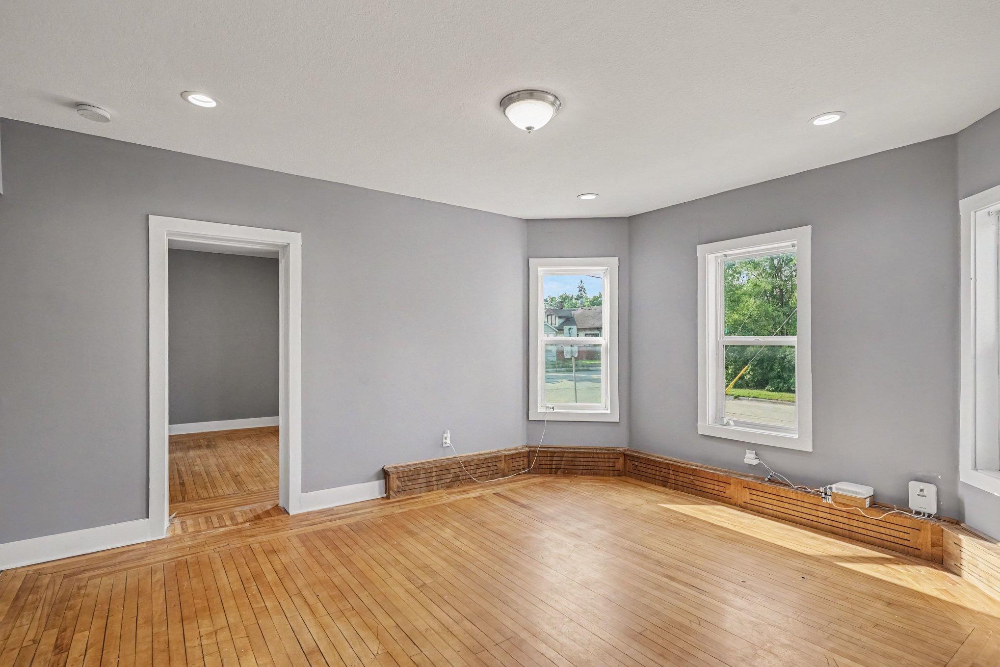 View of Residential Income at 2600 University Avenue, Minneapolis MN 55418, Minneapolis (15 of 28) - Mike Wilen | Minnesota Team Real Estate