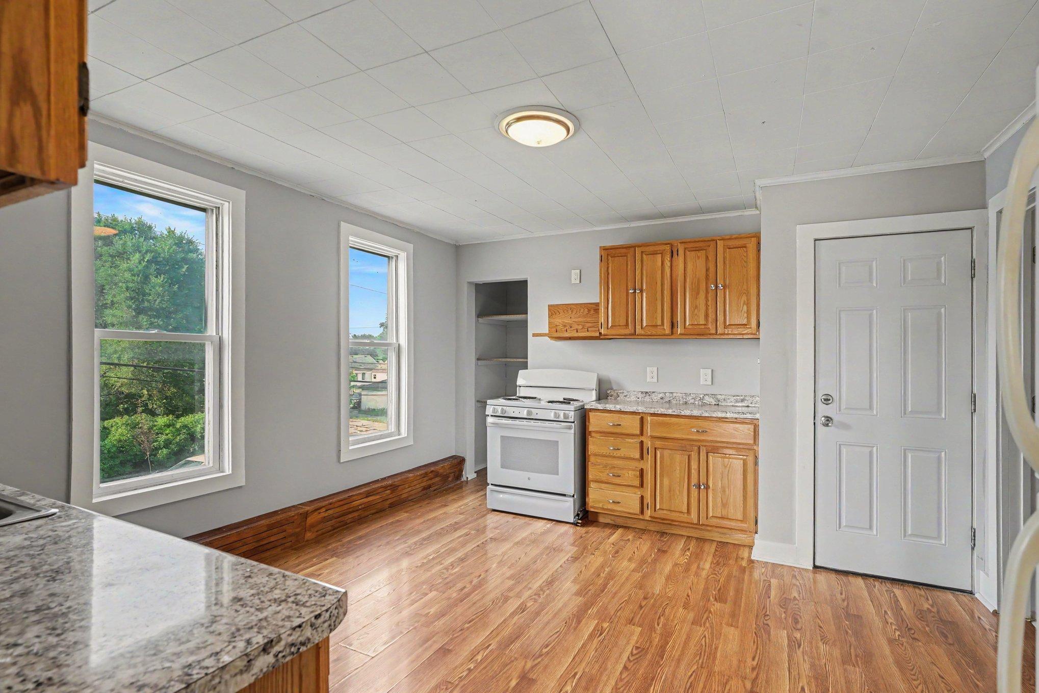 View of Residential Income at 2600 University Avenue, Minneapolis MN 55418, Minneapolis (8 of 28) - Mike Wilen | Minnesota Team Real Estate