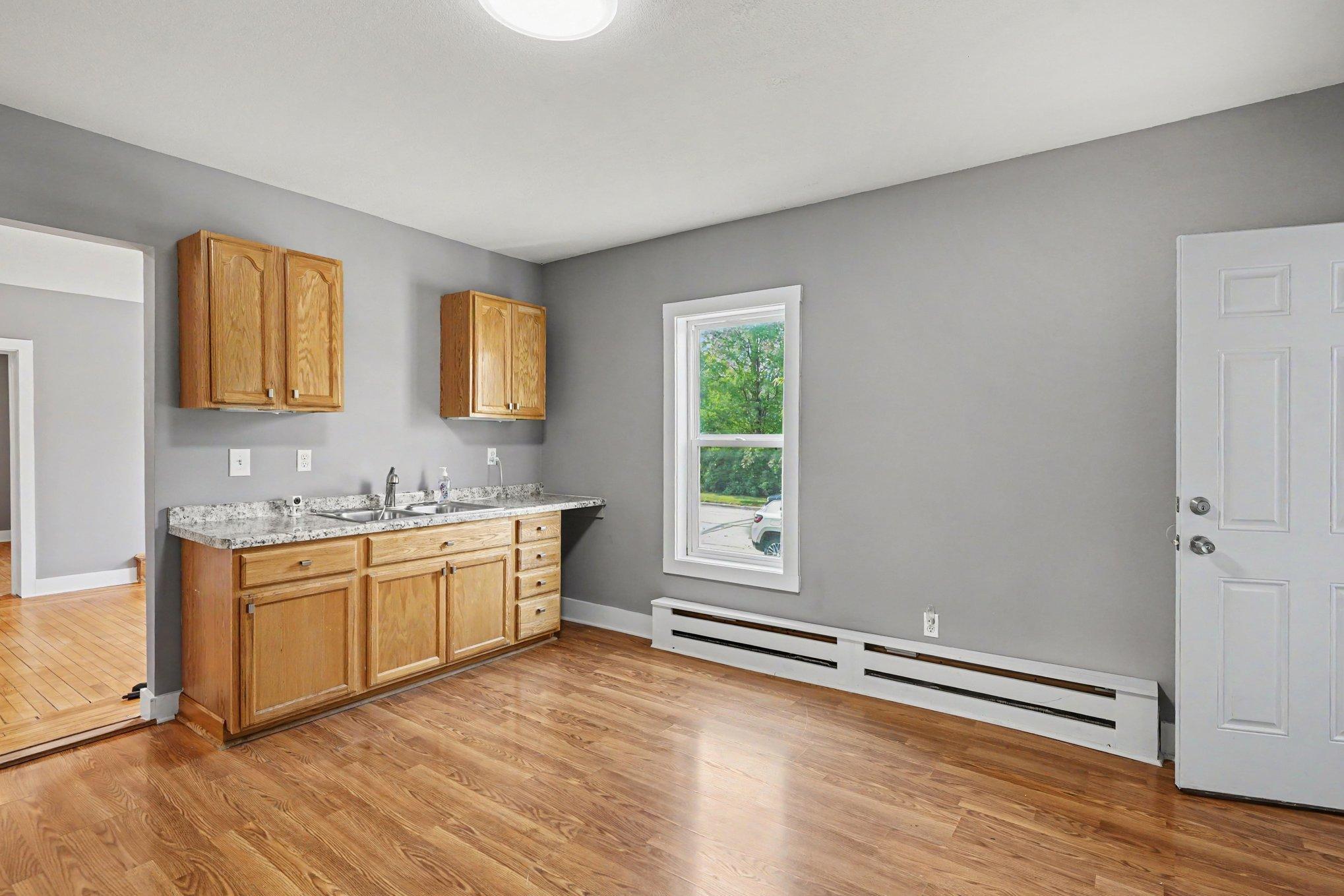 View of Residential Income at 2600 University Avenue, Minneapolis MN 55418, Minneapolis (7 of 28) - Mike Wilen | Minnesota Team Real Estate