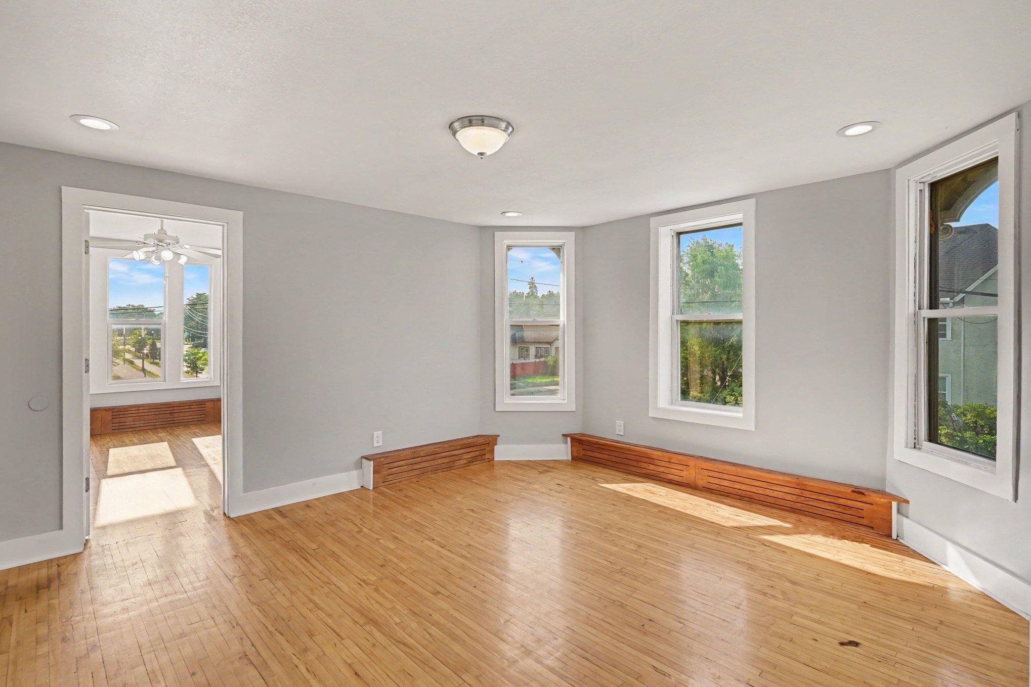 View of Residential Income at 2600 University Avenue, Minneapolis MN 55418, Minneapolis (4 of 28) - Mike Wilen | Minnesota Team Real Estate
