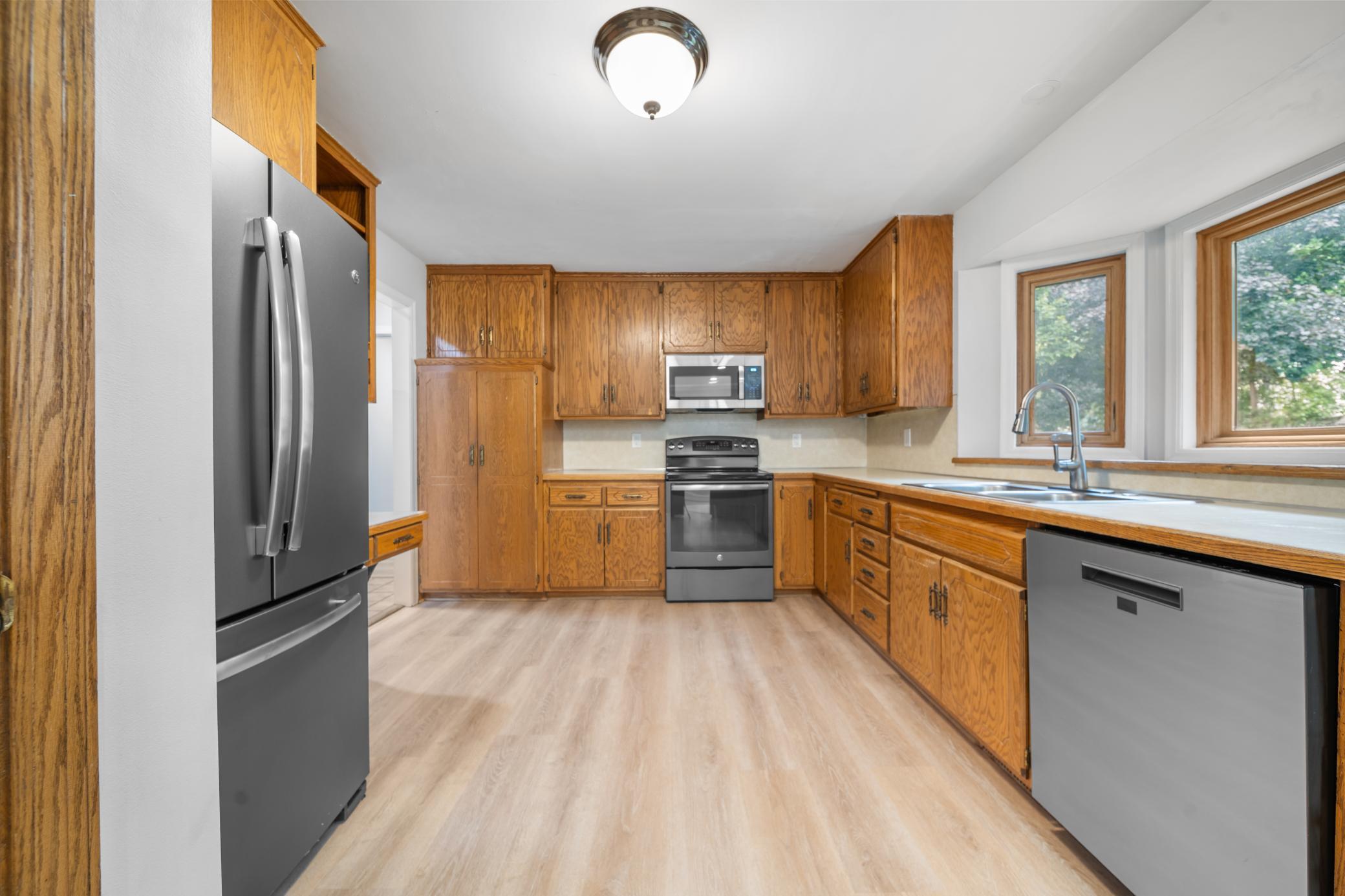 View of Residential at 824 Springhill Drive, Burnsville MN 55306, Burnsville (19 of 61) - Mike Wilen | Minnesota Team Real Estate
