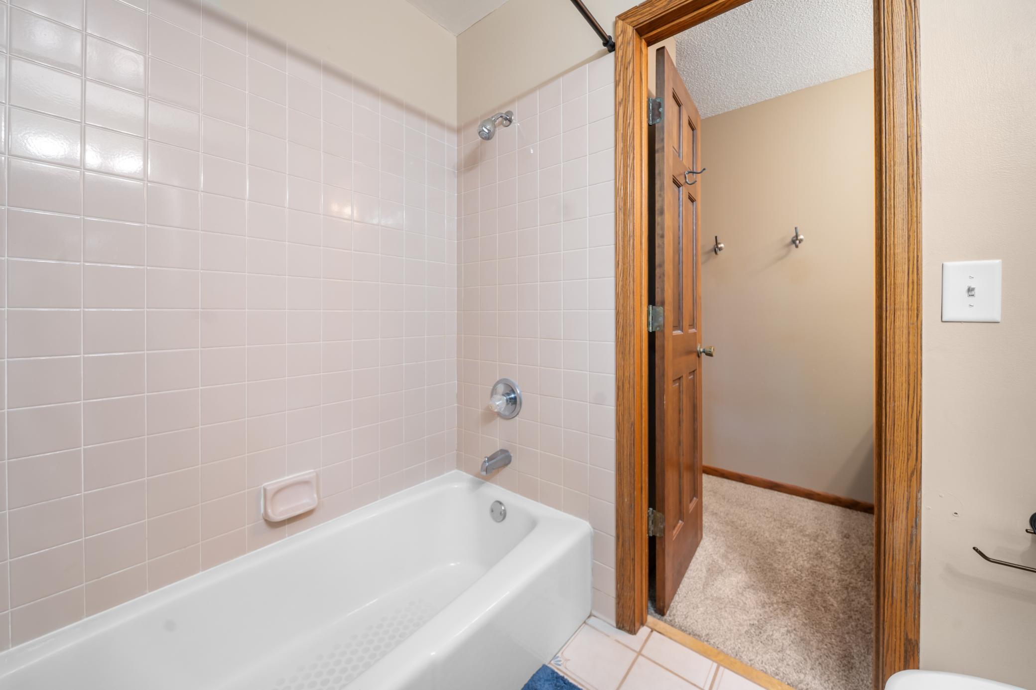 View of Residential at 824 Springhill Drive, Burnsville MN 55306, Burnsville (36 of 61) - Mike Wilen | Minnesota Team Real Estate