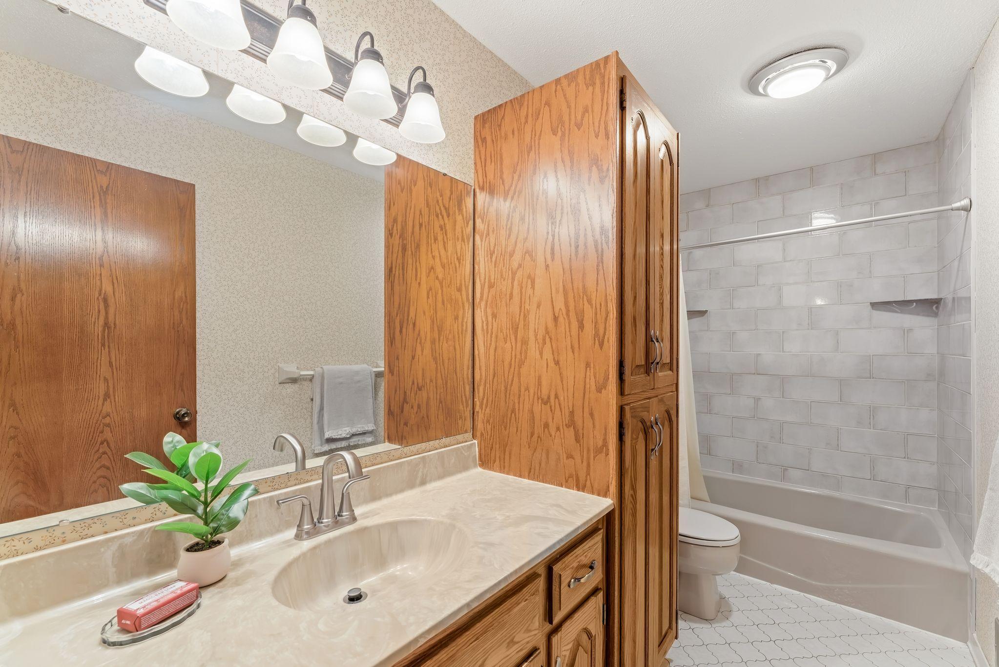 View of Residential at 9903 Balmoral Lane, Eden Prairie MN 55347, Eden Prairie (27 of 37) - Mike Wilen | Minnesota Team Real Estate