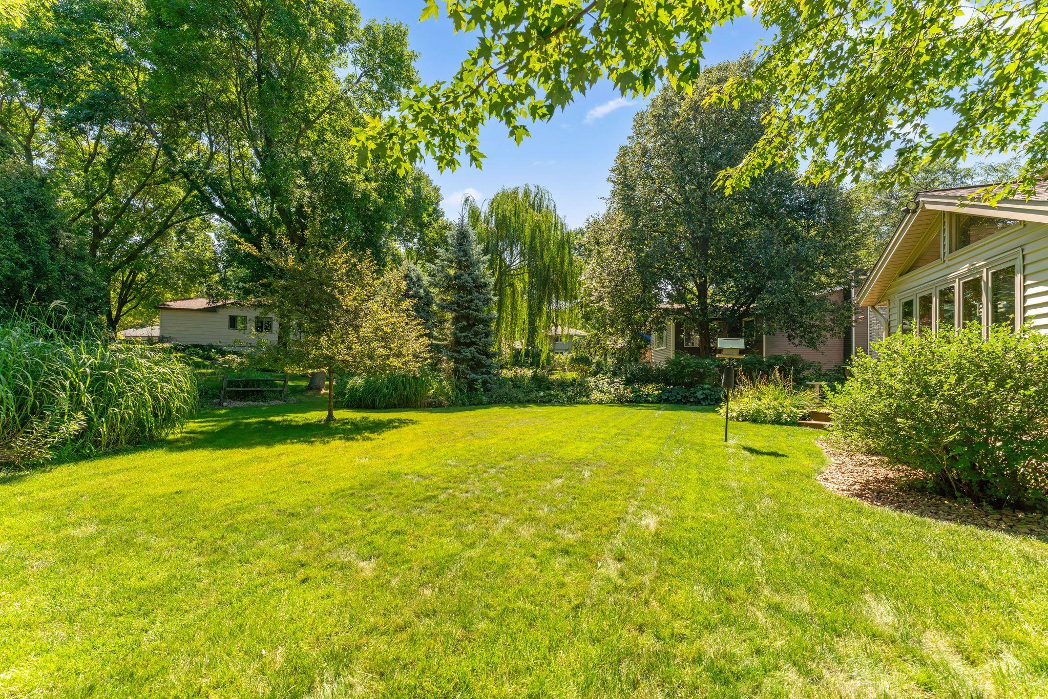 View of Residential at 9903 Balmoral Lane, Eden Prairie MN 55347, Eden Prairie (35 of 37) - Mike Wilen | Minnesota Team Real Estate