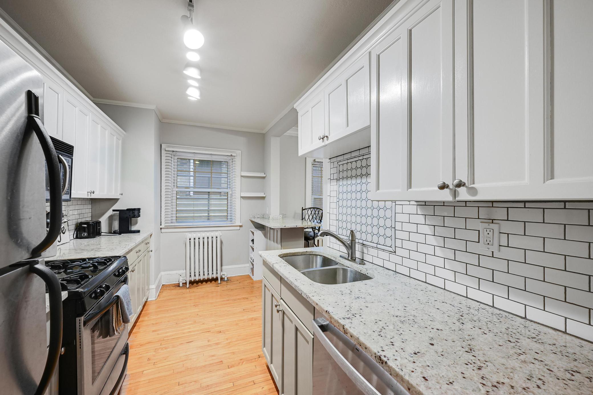 View of Residential at 3501 Dupont Avenue #1, Minneapolis MN 55408, Minneapolis (17 of 28) - Mike Wilen | Minnesota Team Real Estate