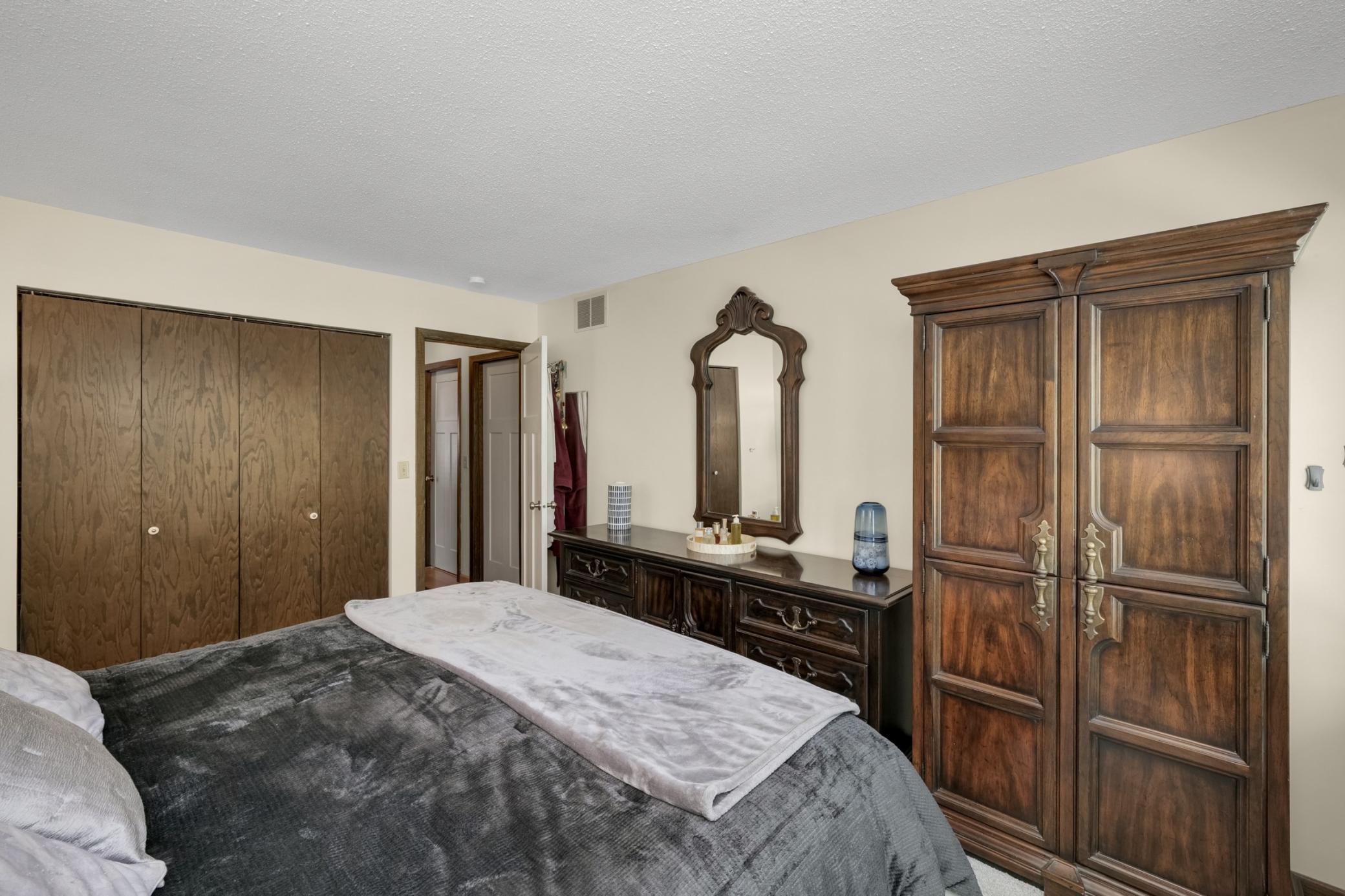 View of Residential at 10203 Scarborough Road, Bloomington MN 55437, Bloomington (19 of 41) - Mike Wilen | Minnesota Team Real Estate