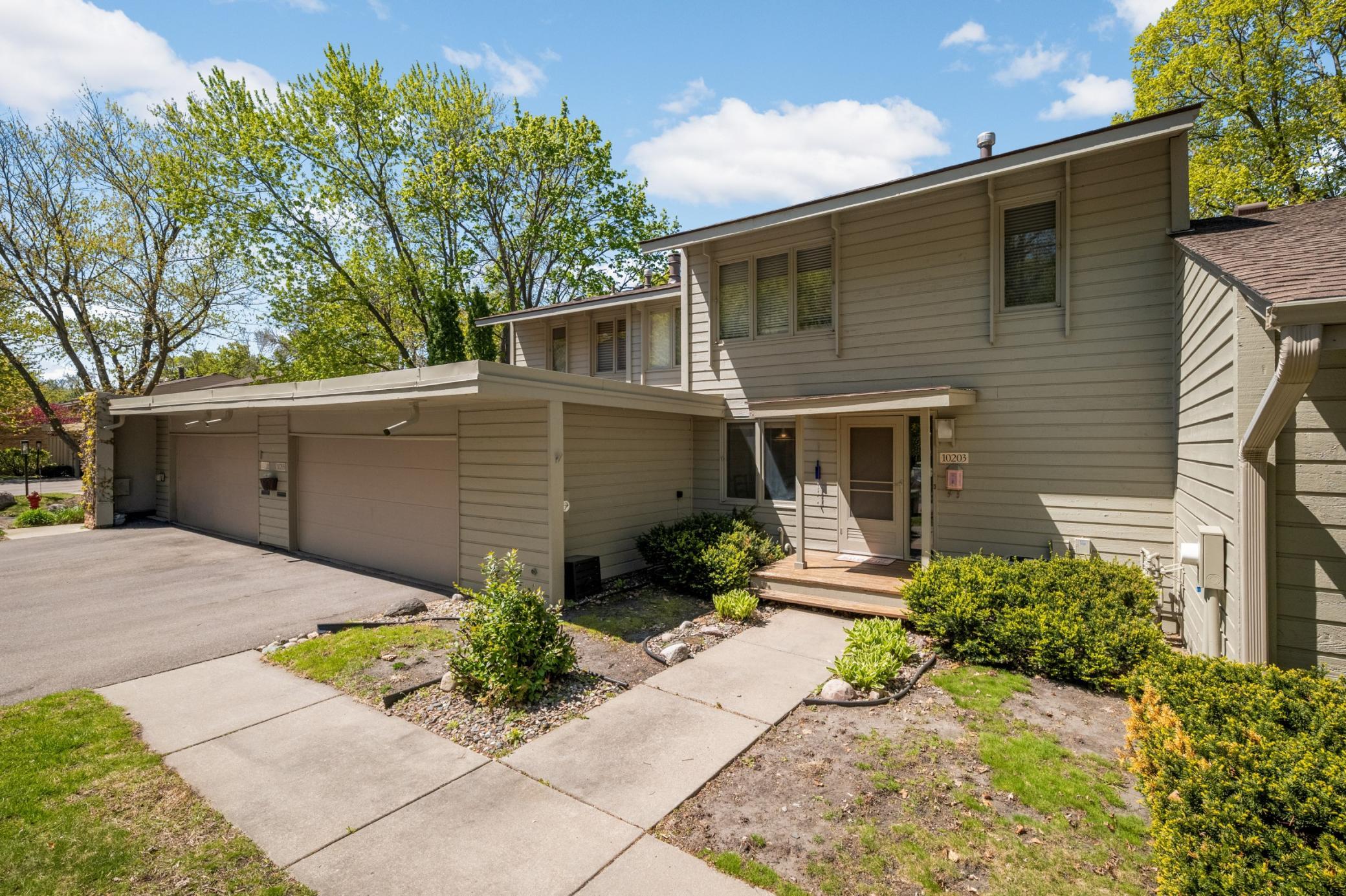 View of Residential at 10203 Scarborough Road, Bloomington MN 55437, Bloomington (40 of 41) - Mike Wilen | Minnesota Team Real Estate