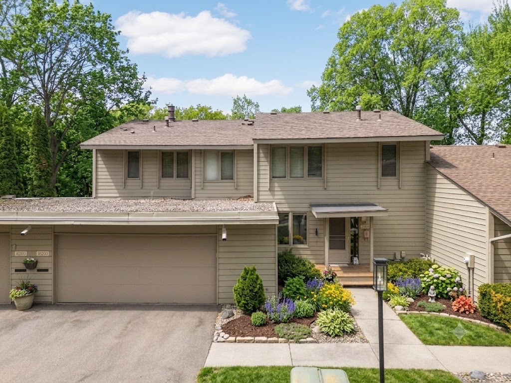 View of Residential at 10203 Scarborough Road, Bloomington MN 55437, Bloomington (38 of 41) - Mike Wilen | Minnesota Team Real Estate