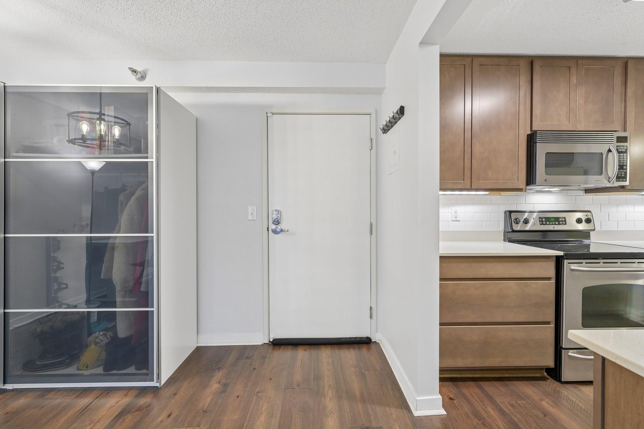 View of Residential at 52 Groveland Terrace #A412, Minneapolis MN 55403, Minneapolis (11 of 37) - Mike Wilen | Minnesota Team Real Estate