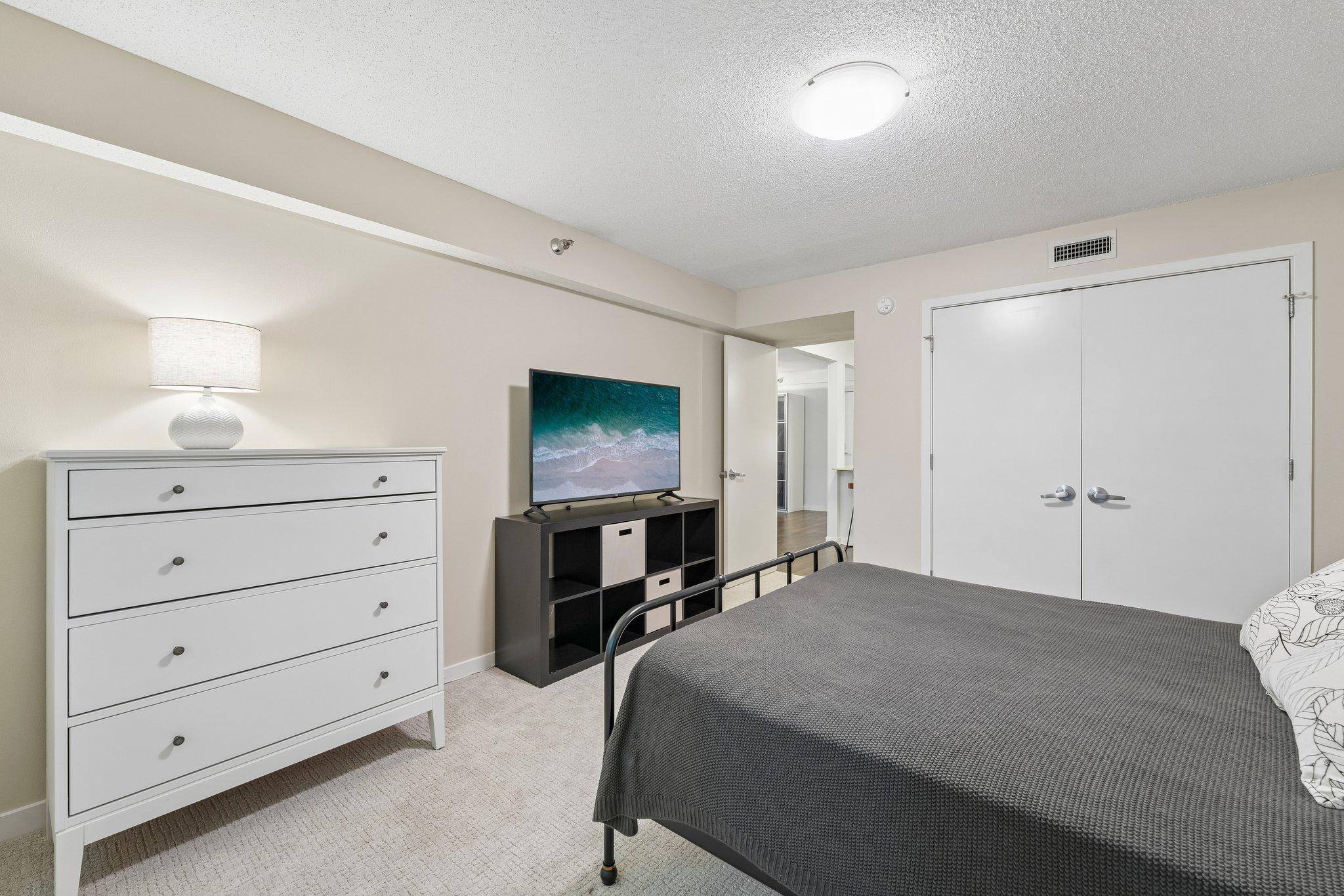 View of Residential at 52 Groveland Terrace #A412, Minneapolis MN 55403, Minneapolis (18 of 37) - Mike Wilen | Minnesota Team Real Estate